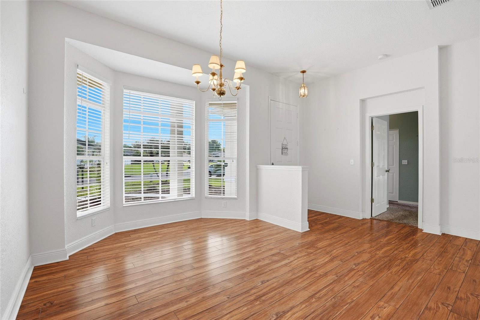 WALDEN LAKE 33 03 - Residential