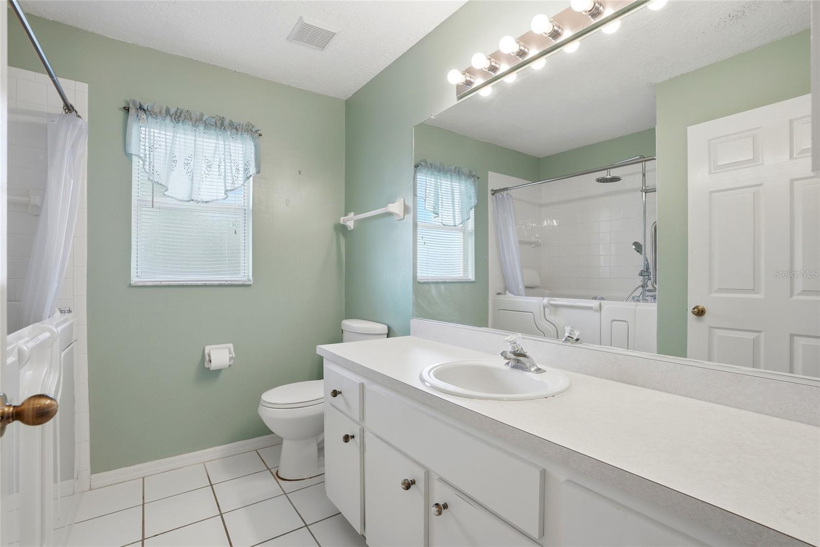 WALDEN LAKE 33 03 - Residential