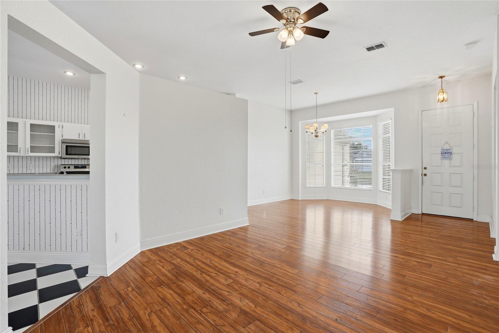 WALDEN LAKE 33 03 - Residential