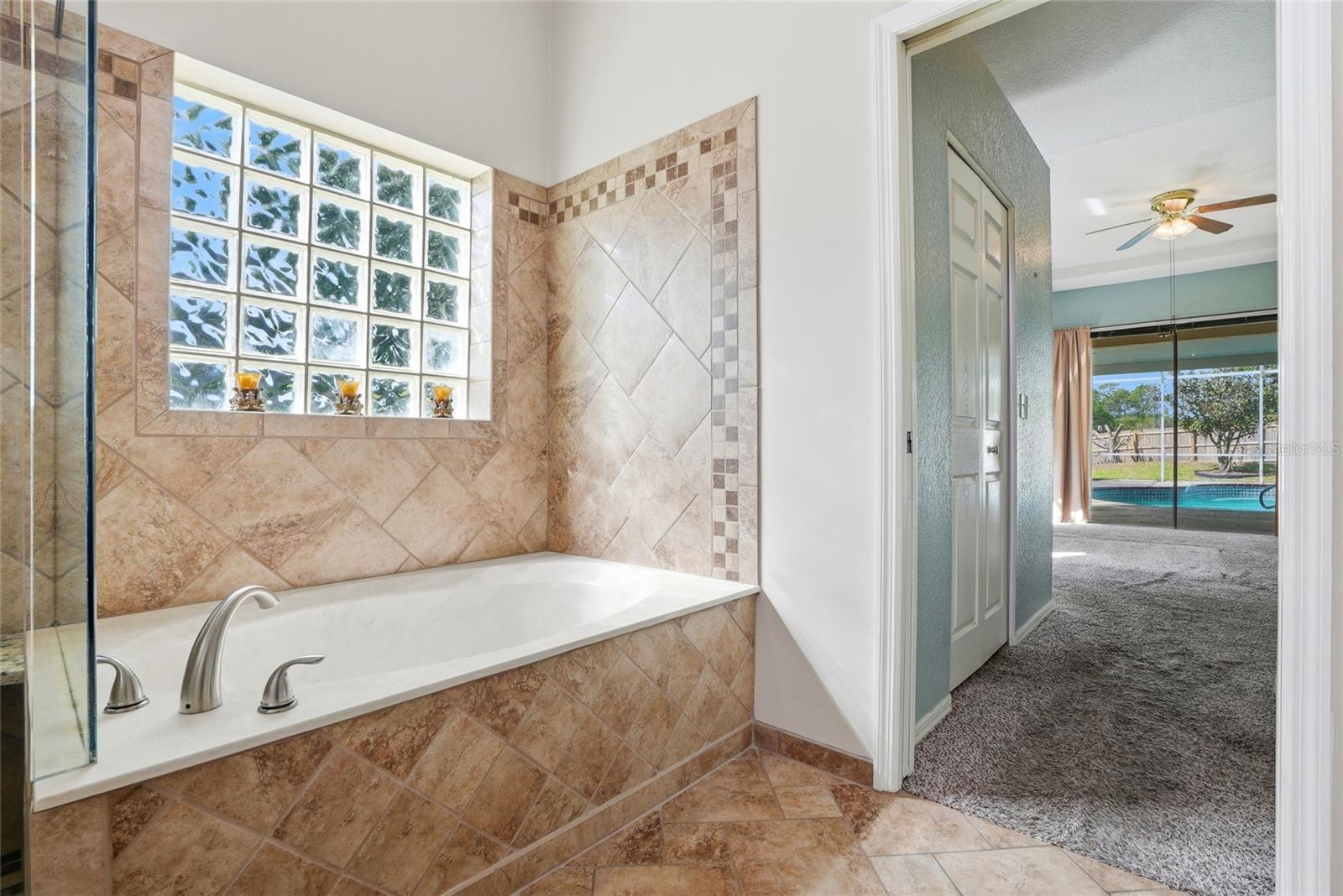 WALDEN LAKE 33 03 - Residential