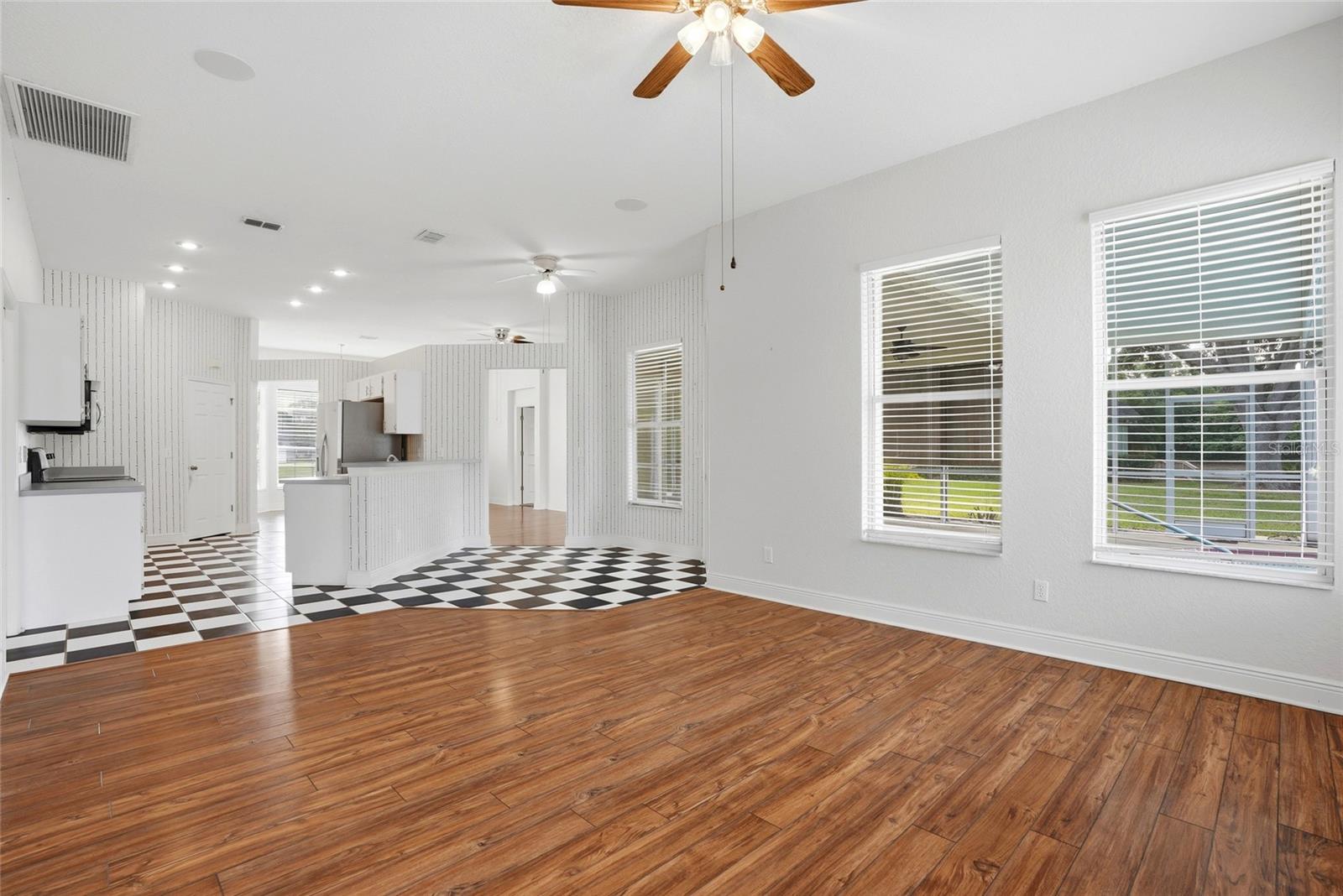 WALDEN LAKE 33 03 - Residential