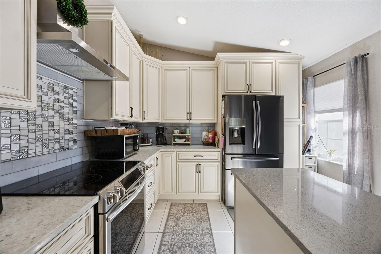 CARRIAGE HOMES AT DUNWOODY COMMONS A CONDO - Residential