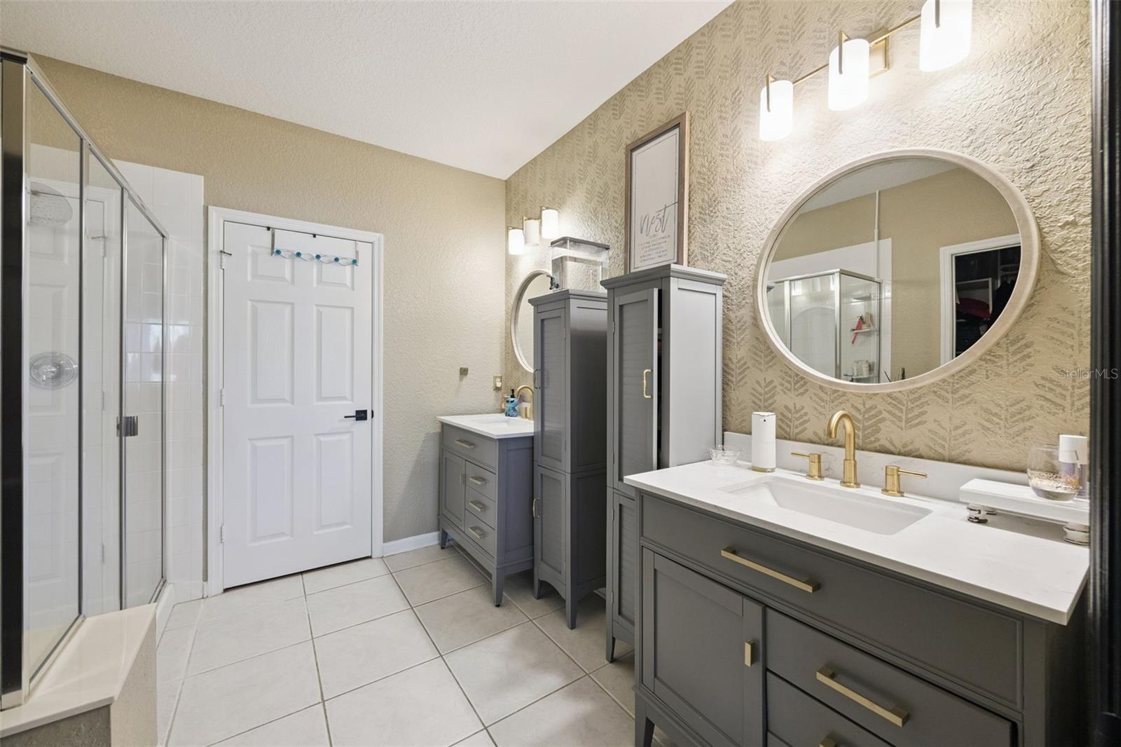 CARRIAGE HOMES AT DUNWOODY COMMONS A CONDO - Residential