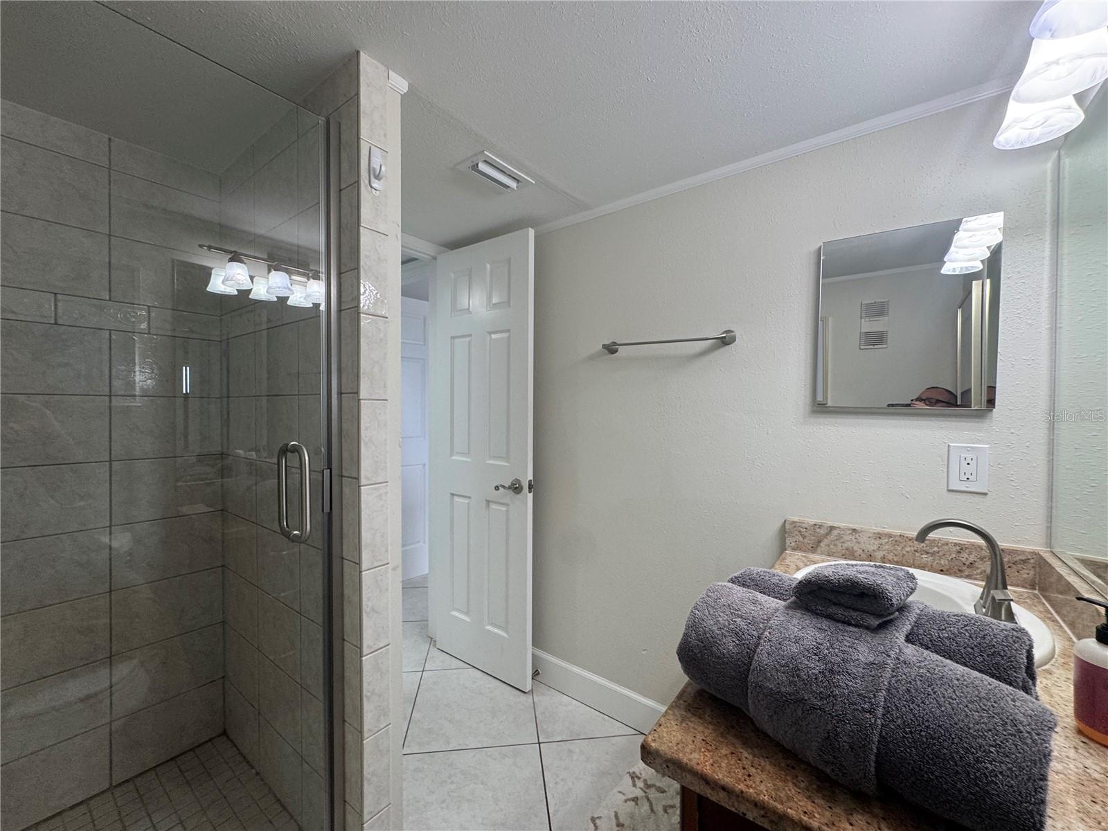 HARBOUR LIGHT TOWERS CONDO - Residential