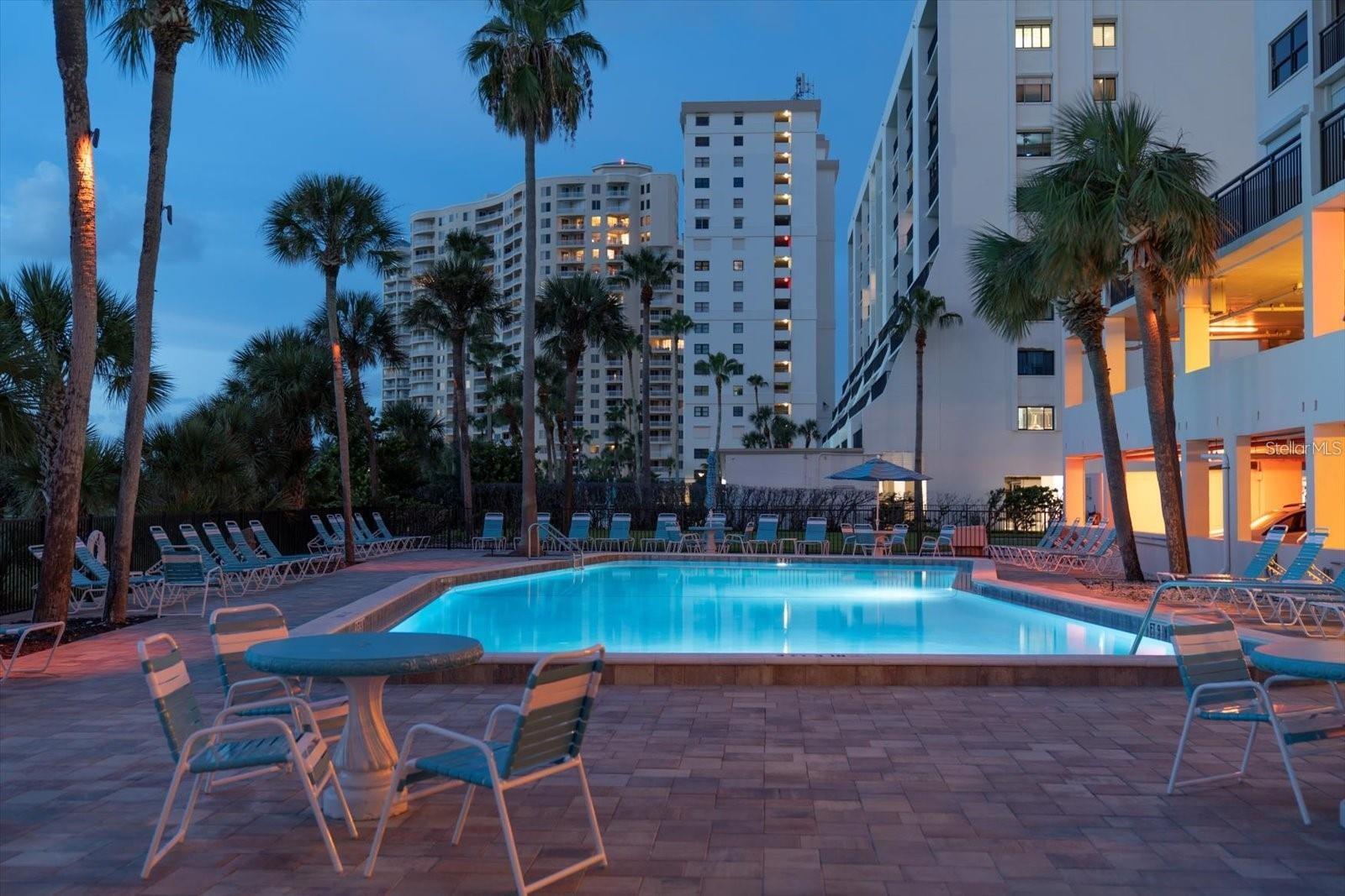 HARBOUR LIGHT TOWERS CONDO - Residential