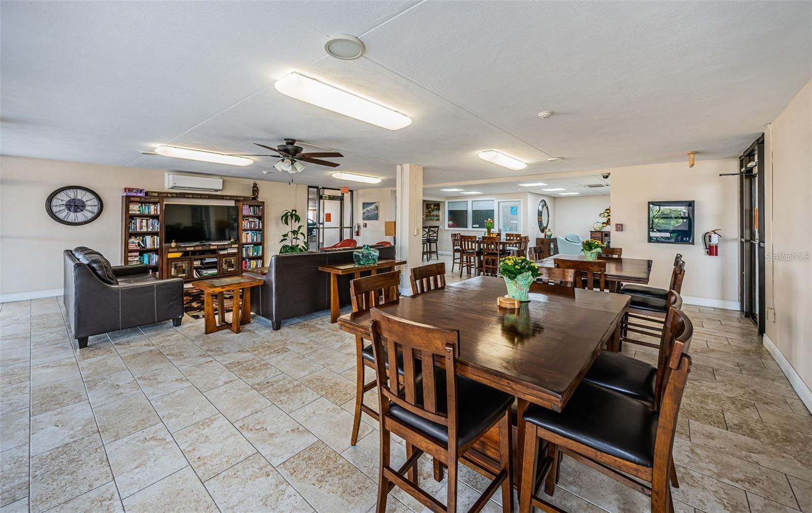 HARBOUR LIGHT TOWERS CONDO - Residential