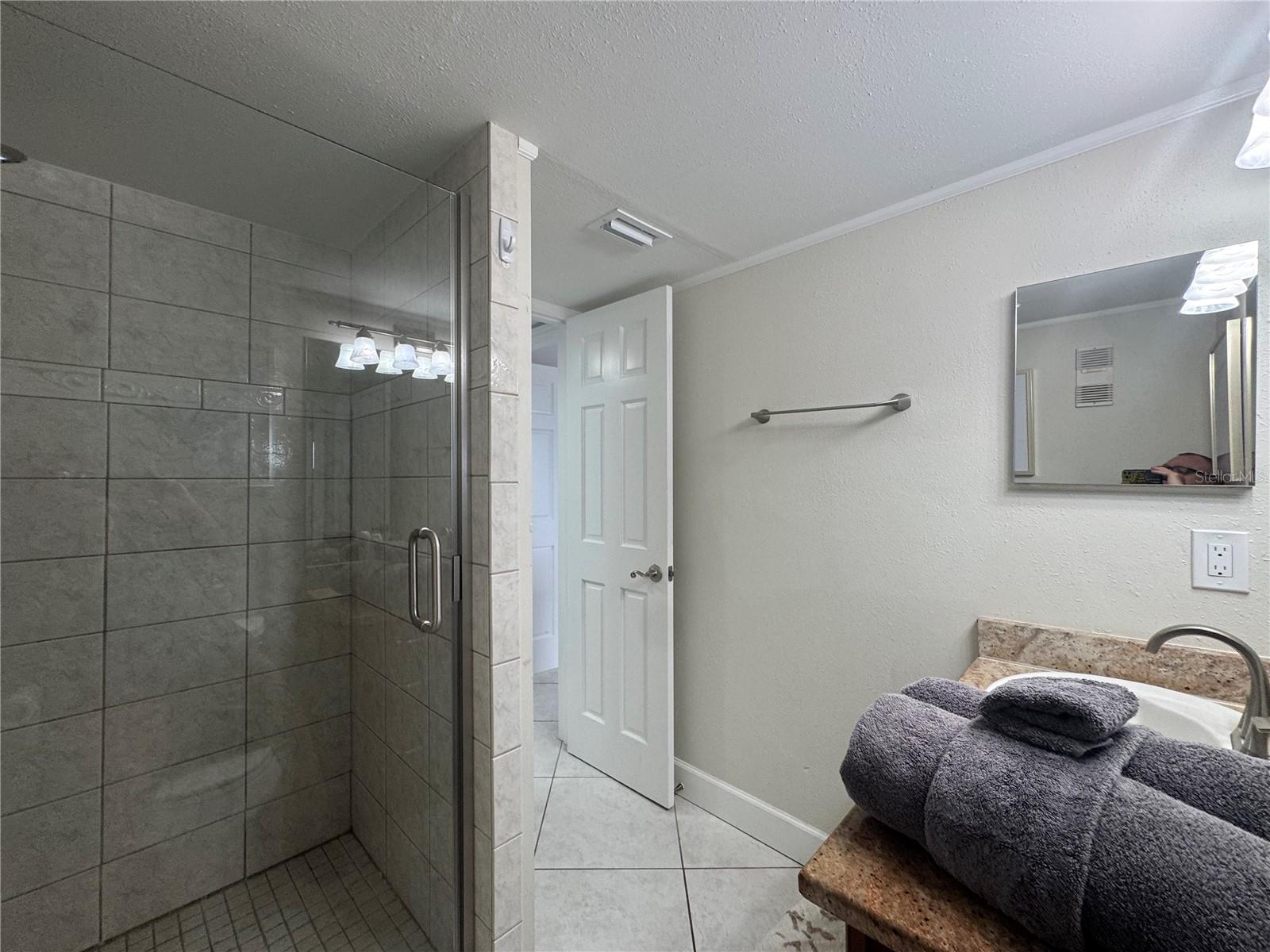 HARBOUR LIGHT TOWERS CONDO - Residential