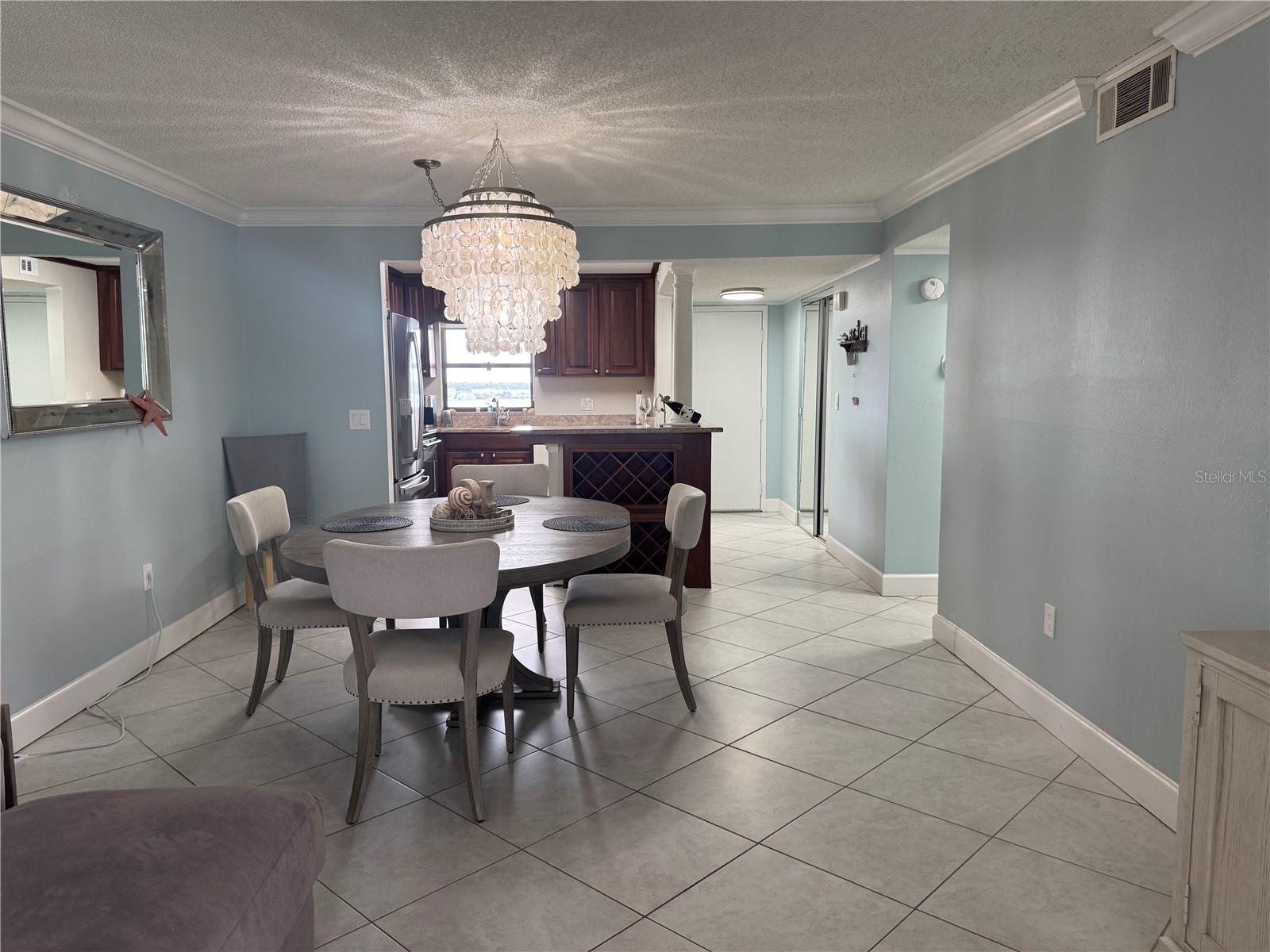 HARBOUR LIGHT TOWERS CONDO - Residential