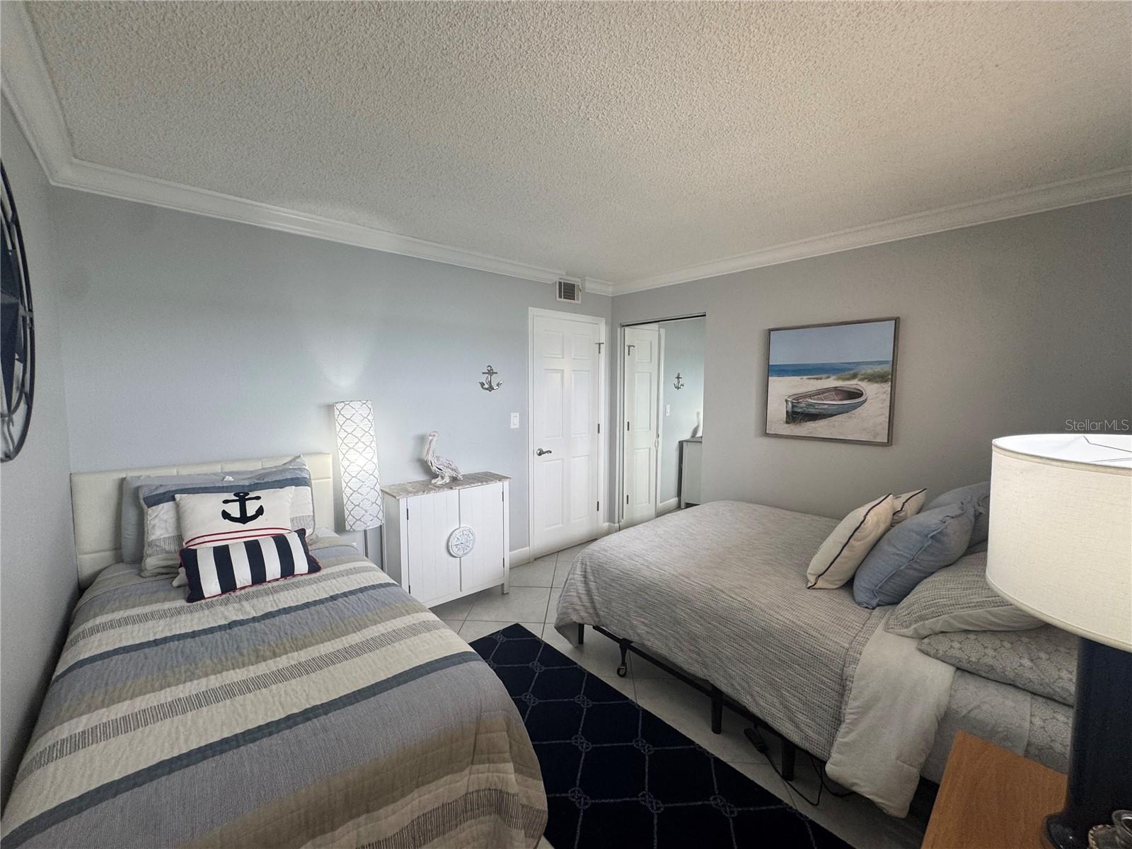 HARBOUR LIGHT TOWERS CONDO - Residential