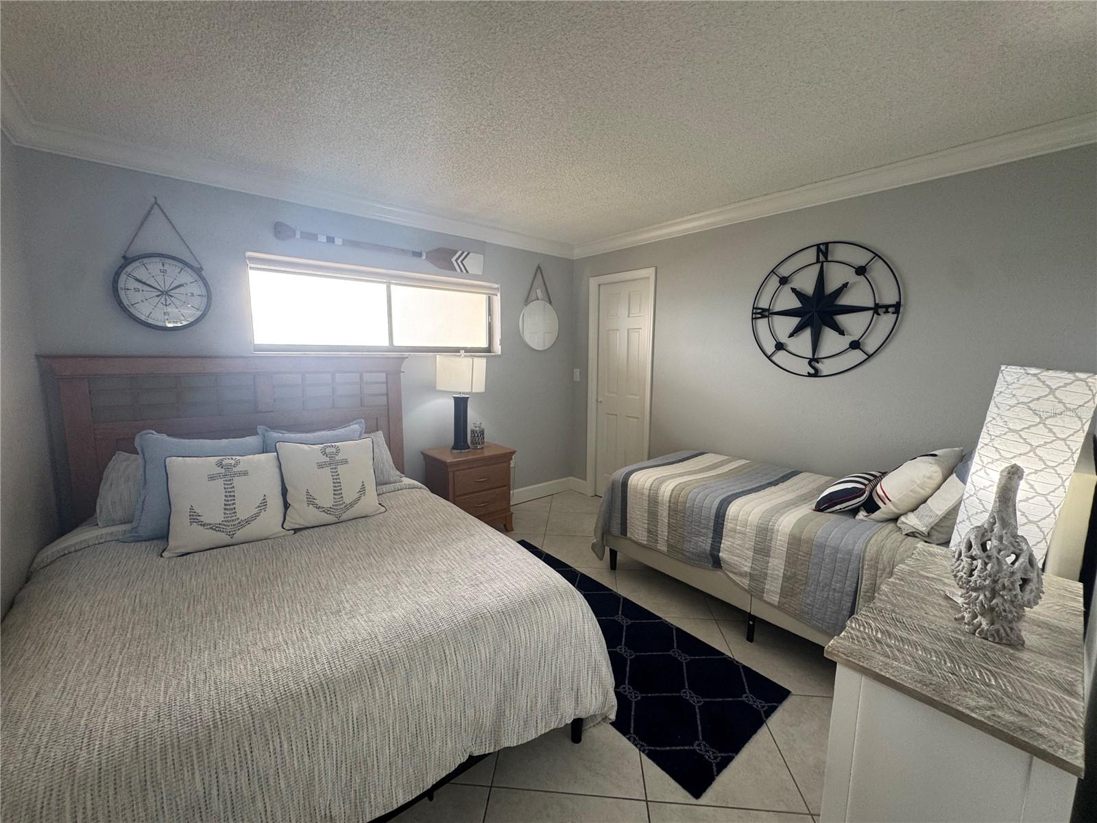 HARBOUR LIGHT TOWERS CONDO - Residential