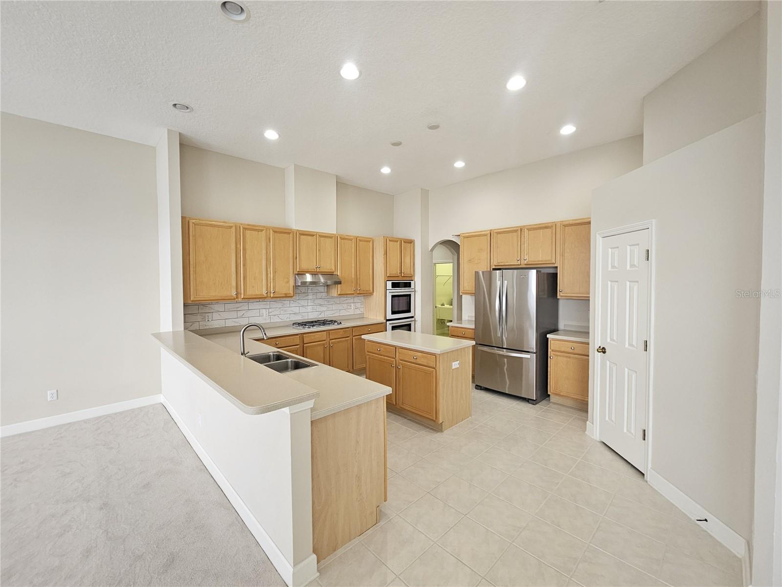 IVY LAKE ESTATES - Residential Lease