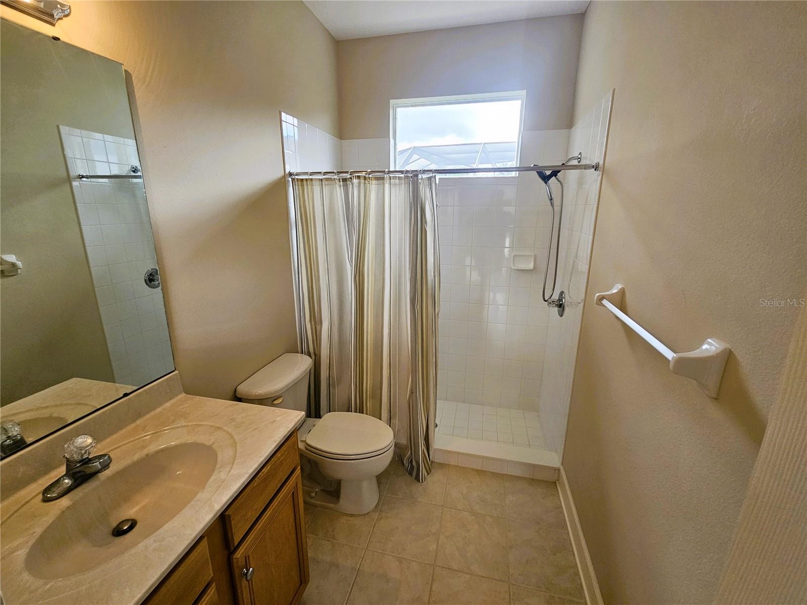 IVY LAKE ESTATES - Residential Lease