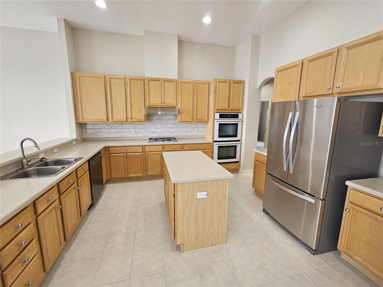 IVY LAKE ESTATES - Residential Lease