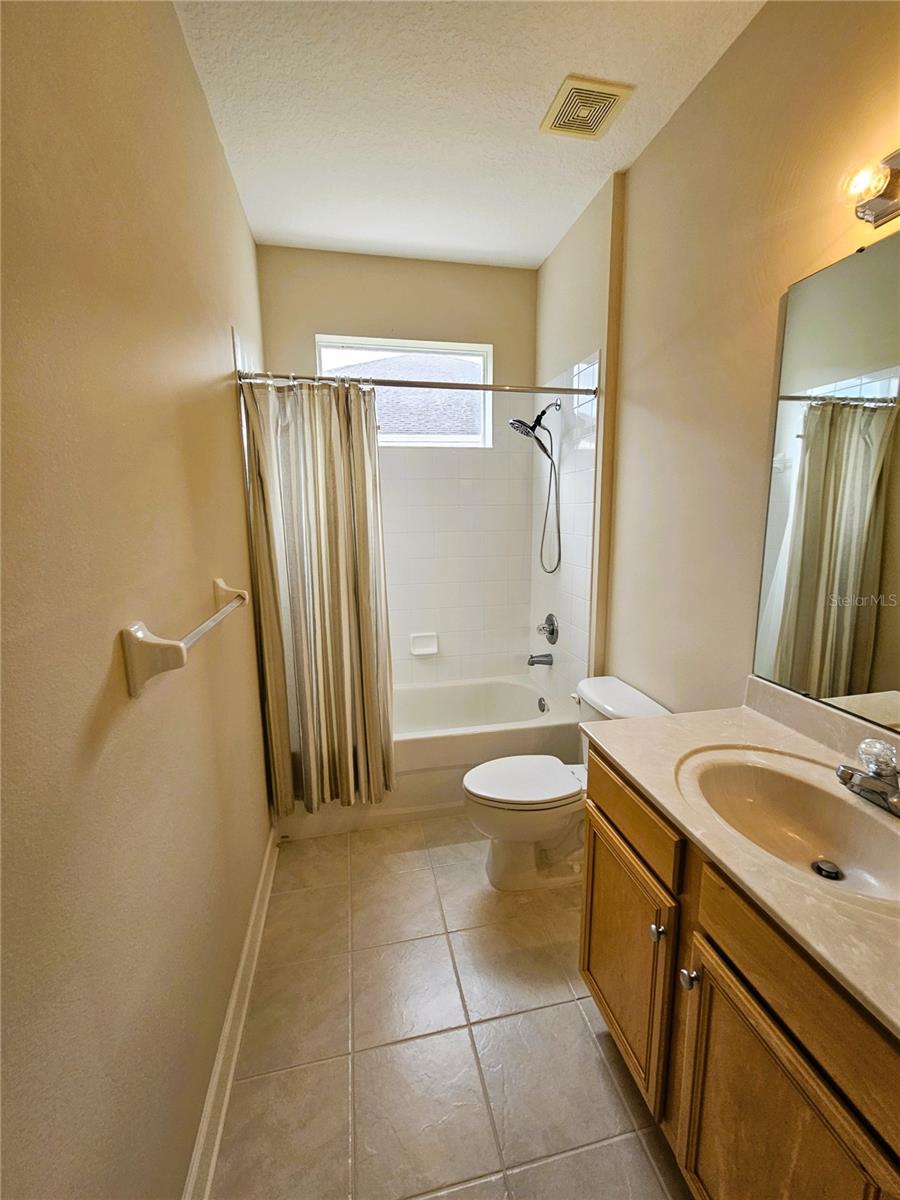 IVY LAKE ESTATES - Residential Lease