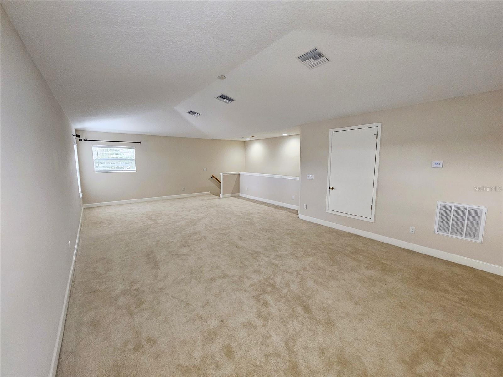 IVY LAKE ESTATES - Residential Lease