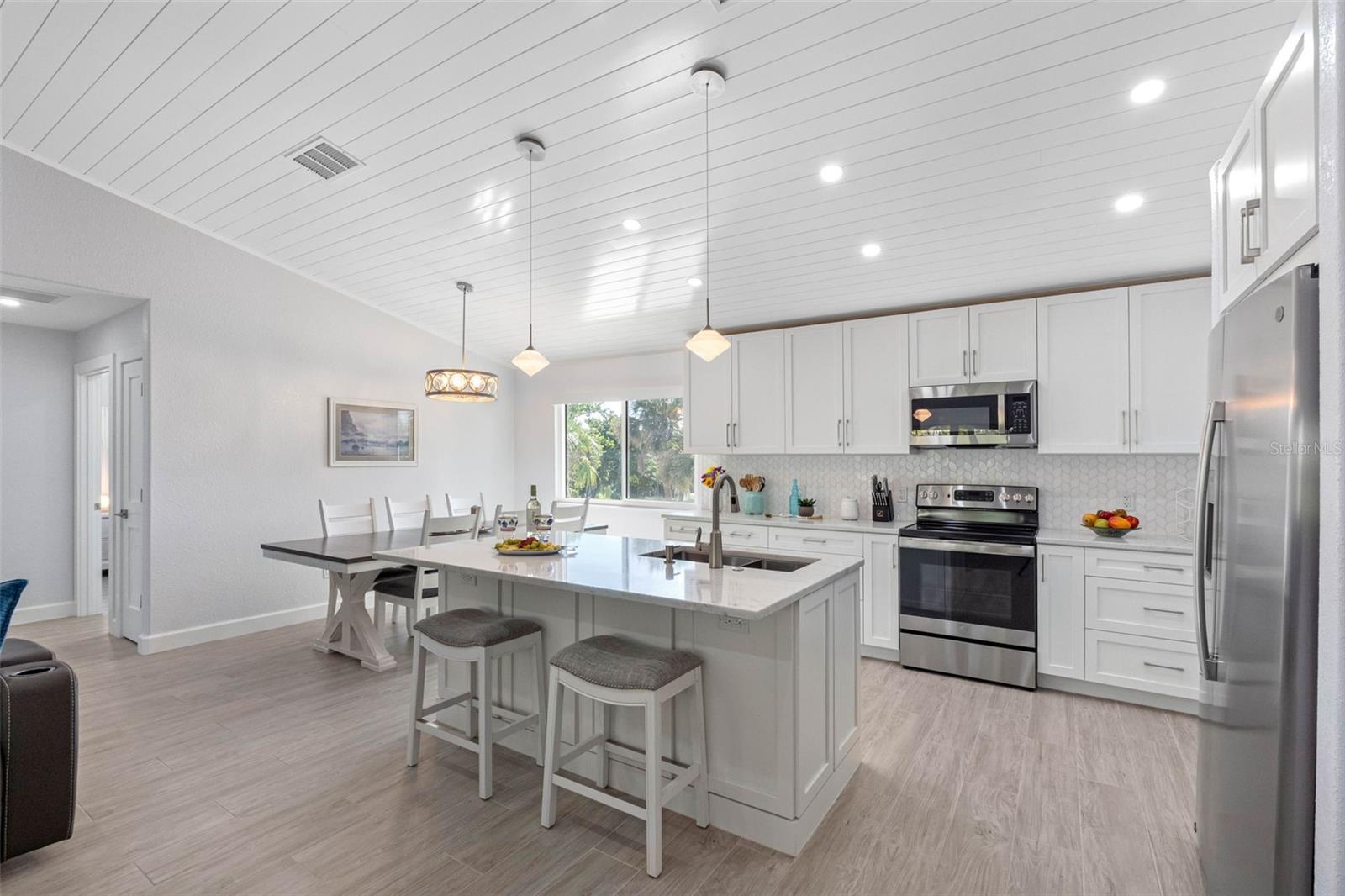 PALM ISLAND ESTATES - Residential