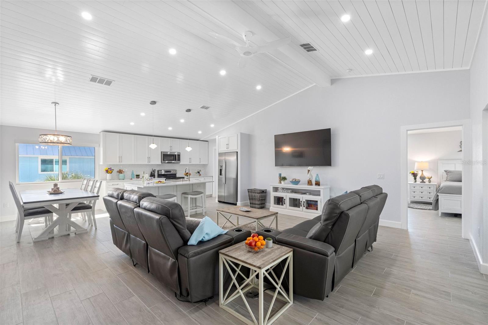 PALM ISLAND ESTATES - Residential