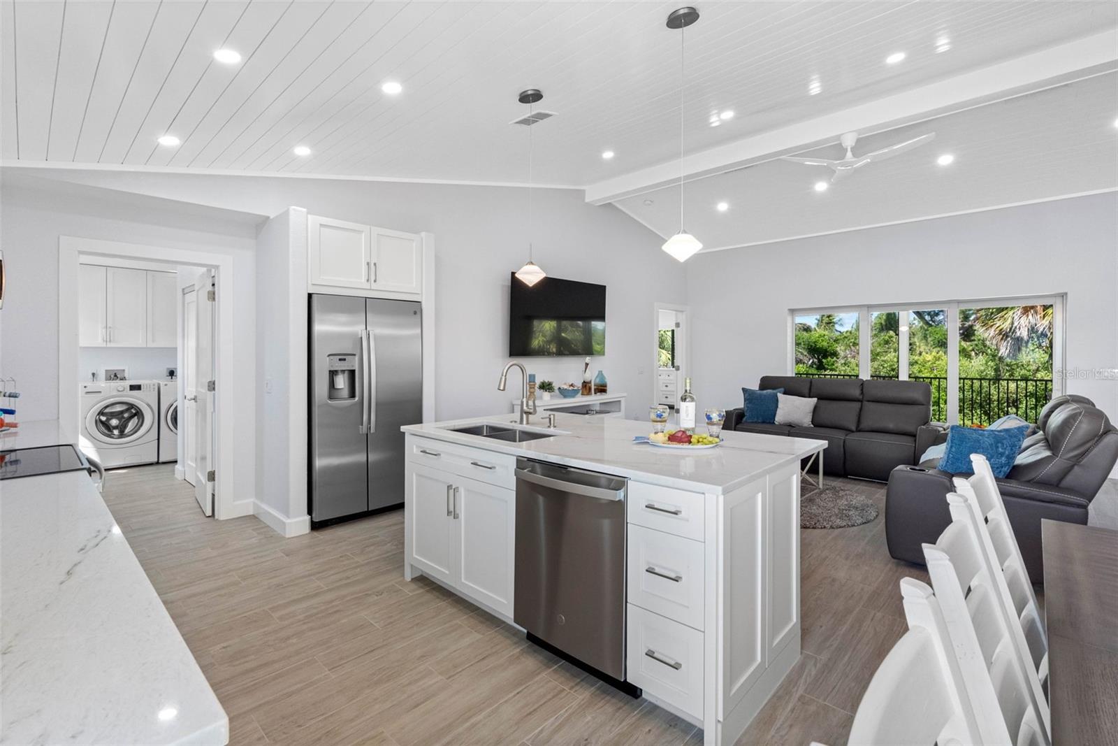 PALM ISLAND ESTATES - Residential