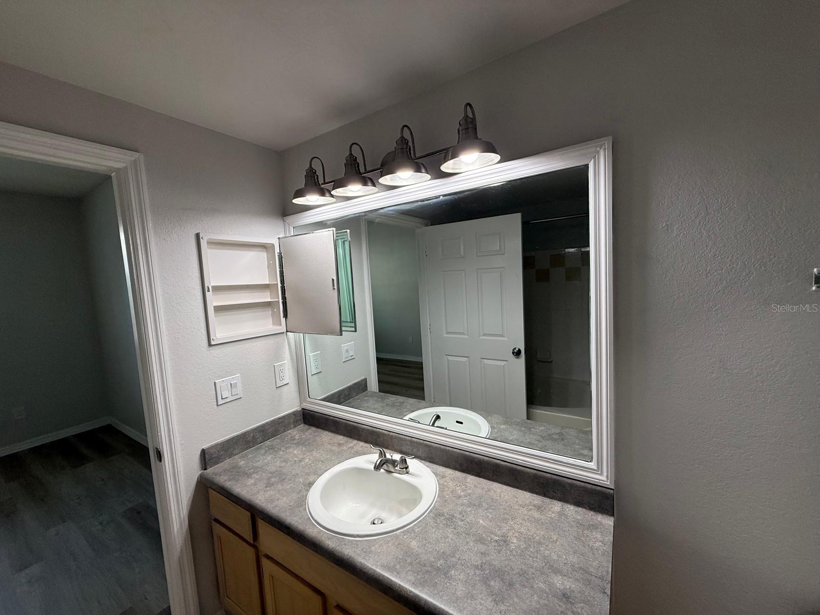 HAMPTONS/METROWEST - Residential Lease