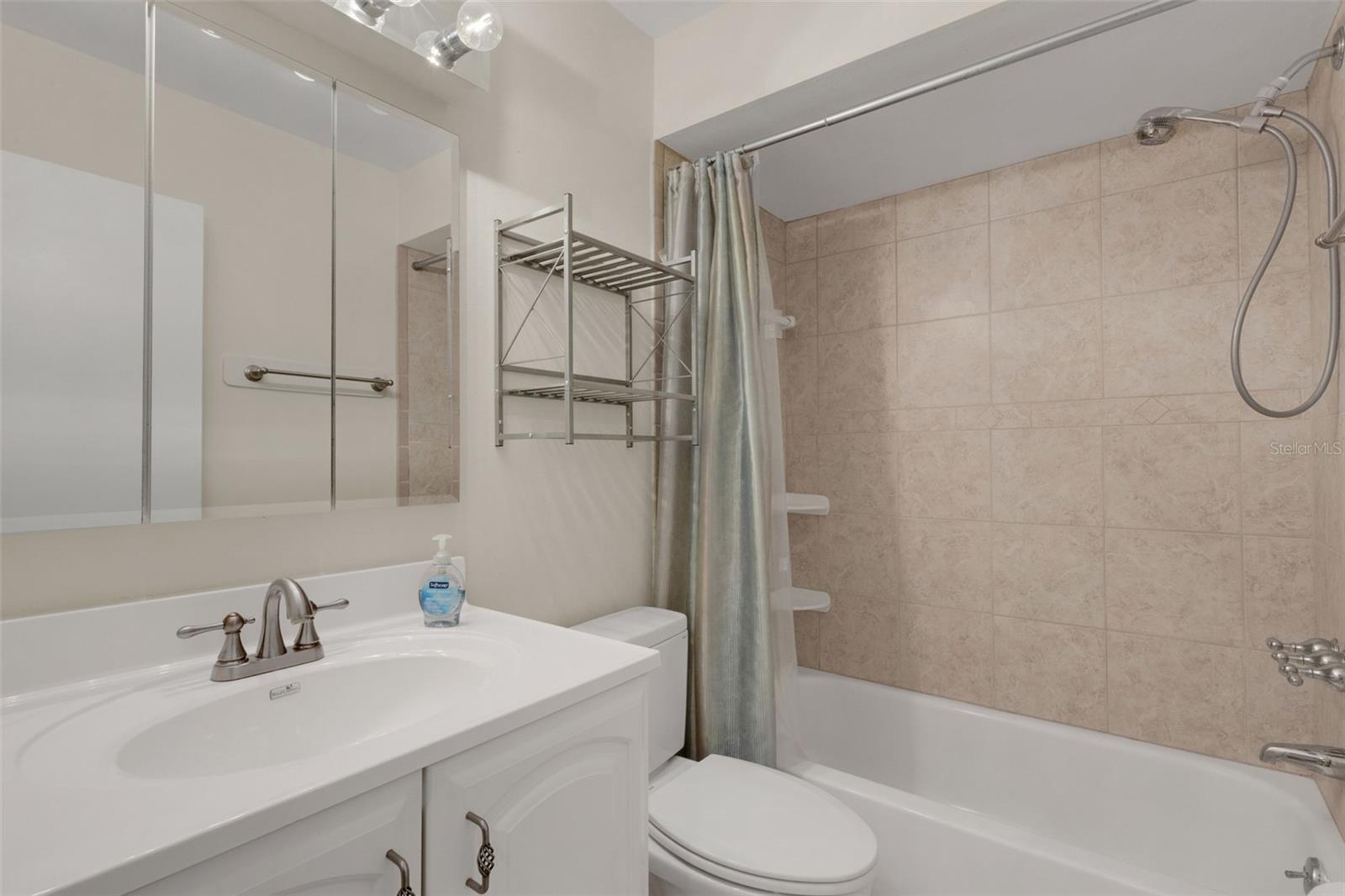 LAKE SARASOTA - Residential