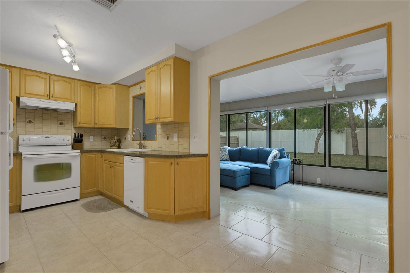 LAKE SARASOTA - Residential