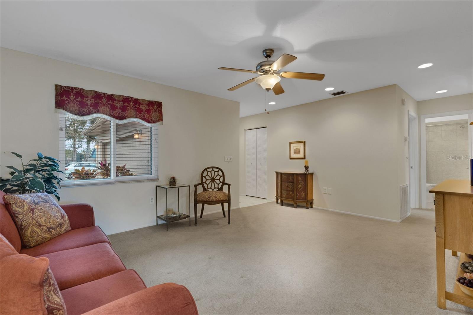 LAKE SARASOTA - Residential