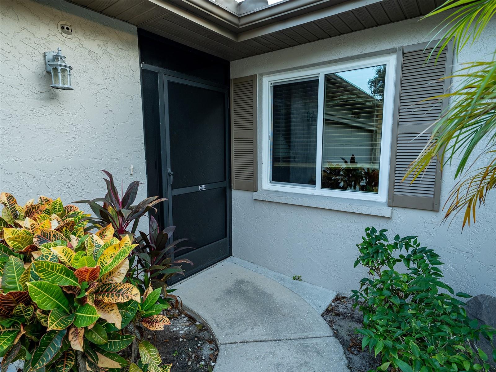 LAKE SARASOTA - Residential