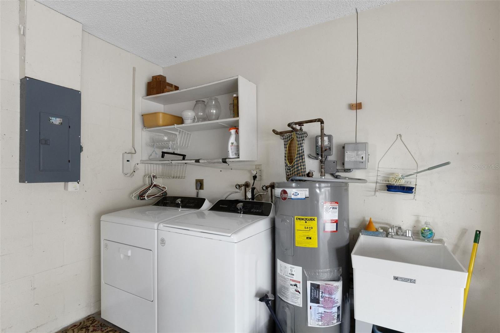 LAKE SARASOTA - Residential