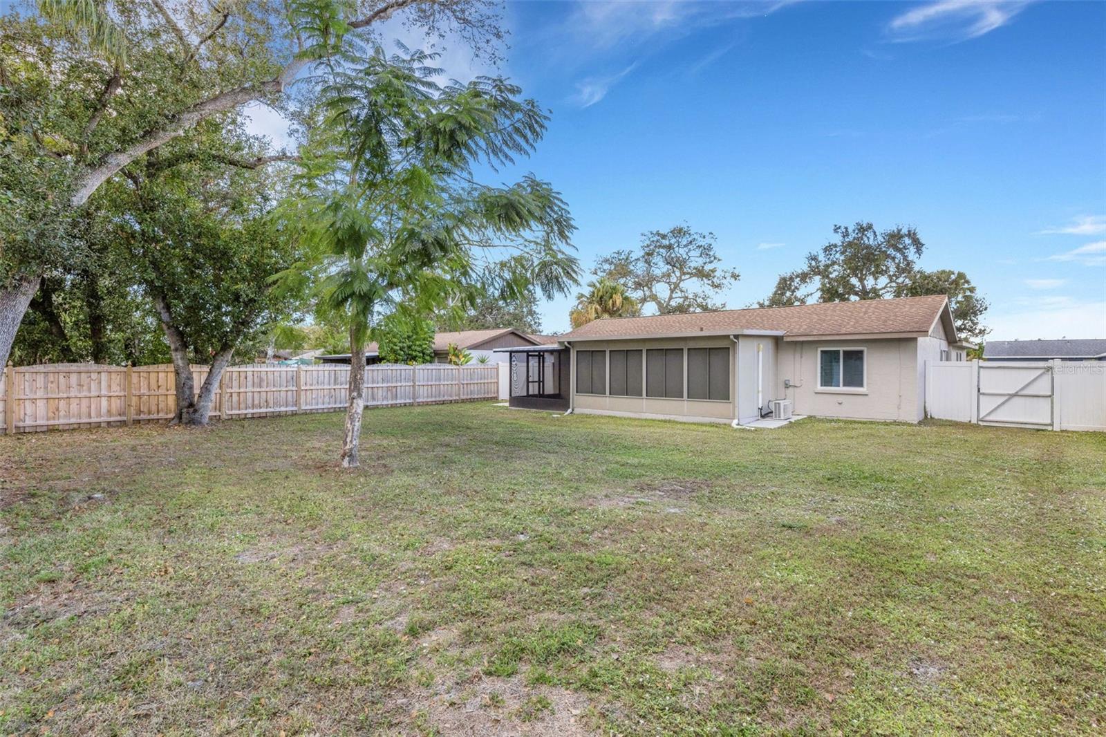 LAKE SARASOTA - Residential