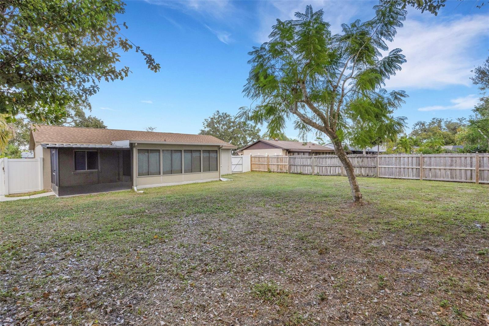 LAKE SARASOTA - Residential