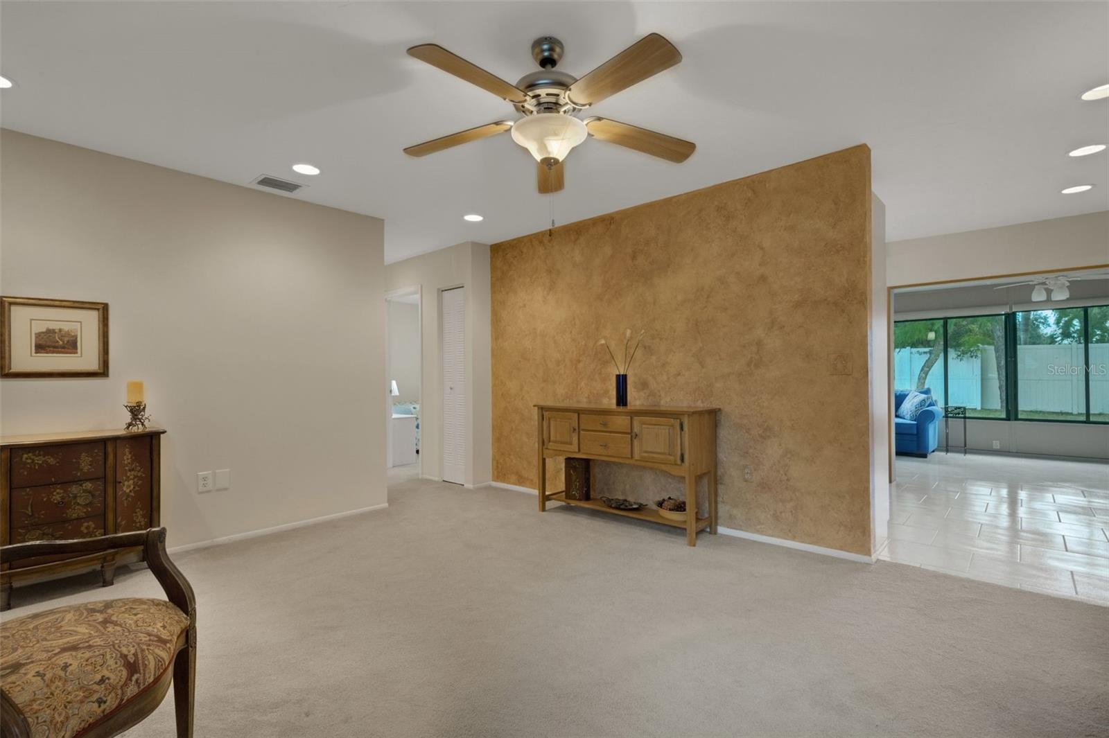 LAKE SARASOTA - Residential