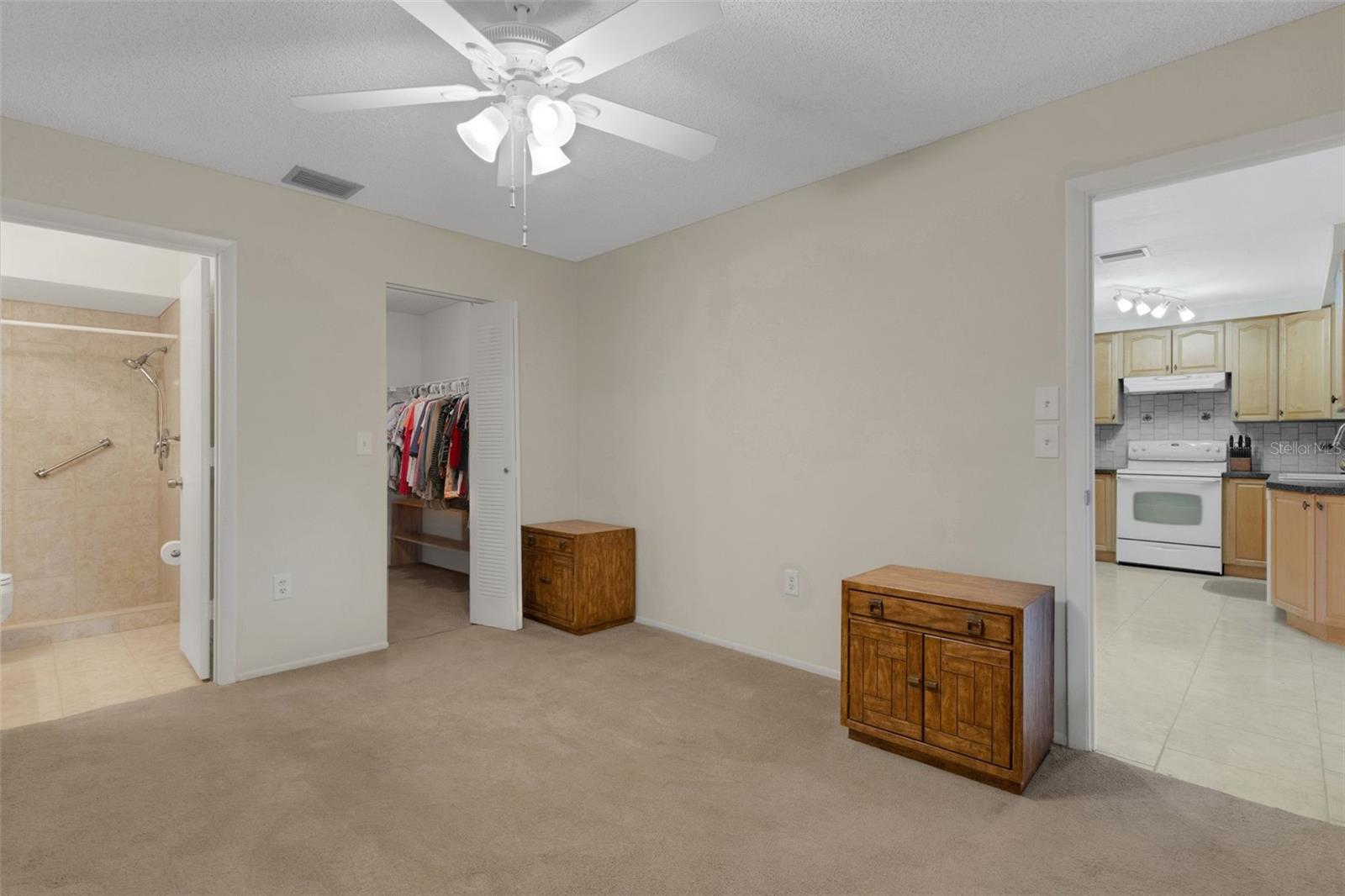 LAKE SARASOTA - Residential