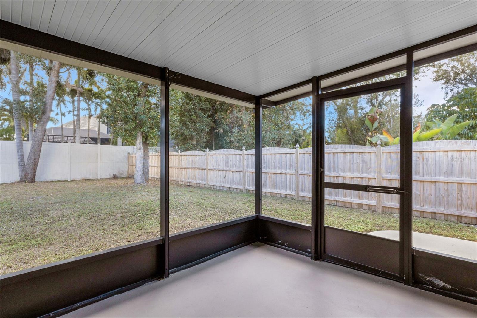 LAKE SARASOTA - Residential