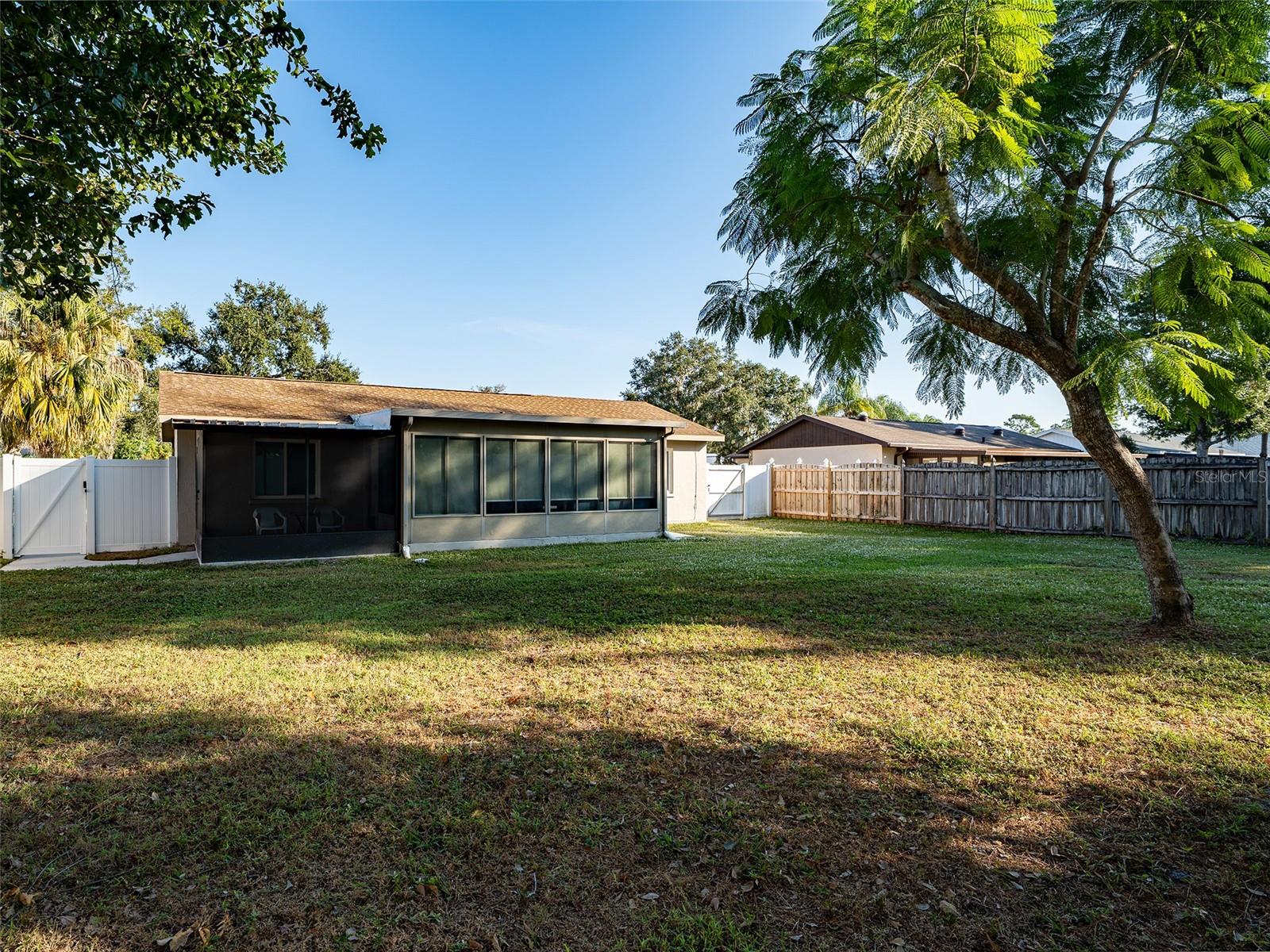 LAKE SARASOTA - Residential