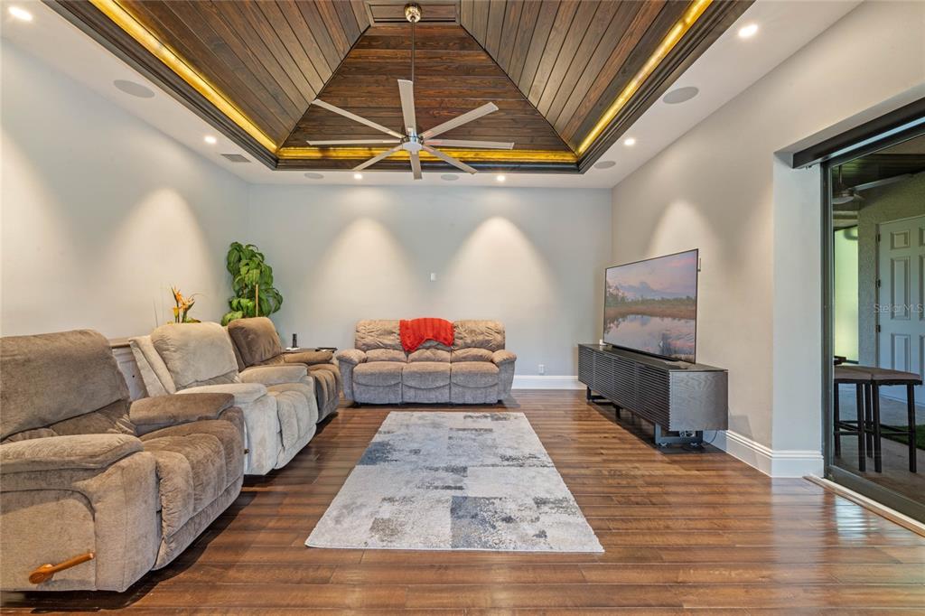 SEMINOLE WOODS 5 AC DEV - Residential