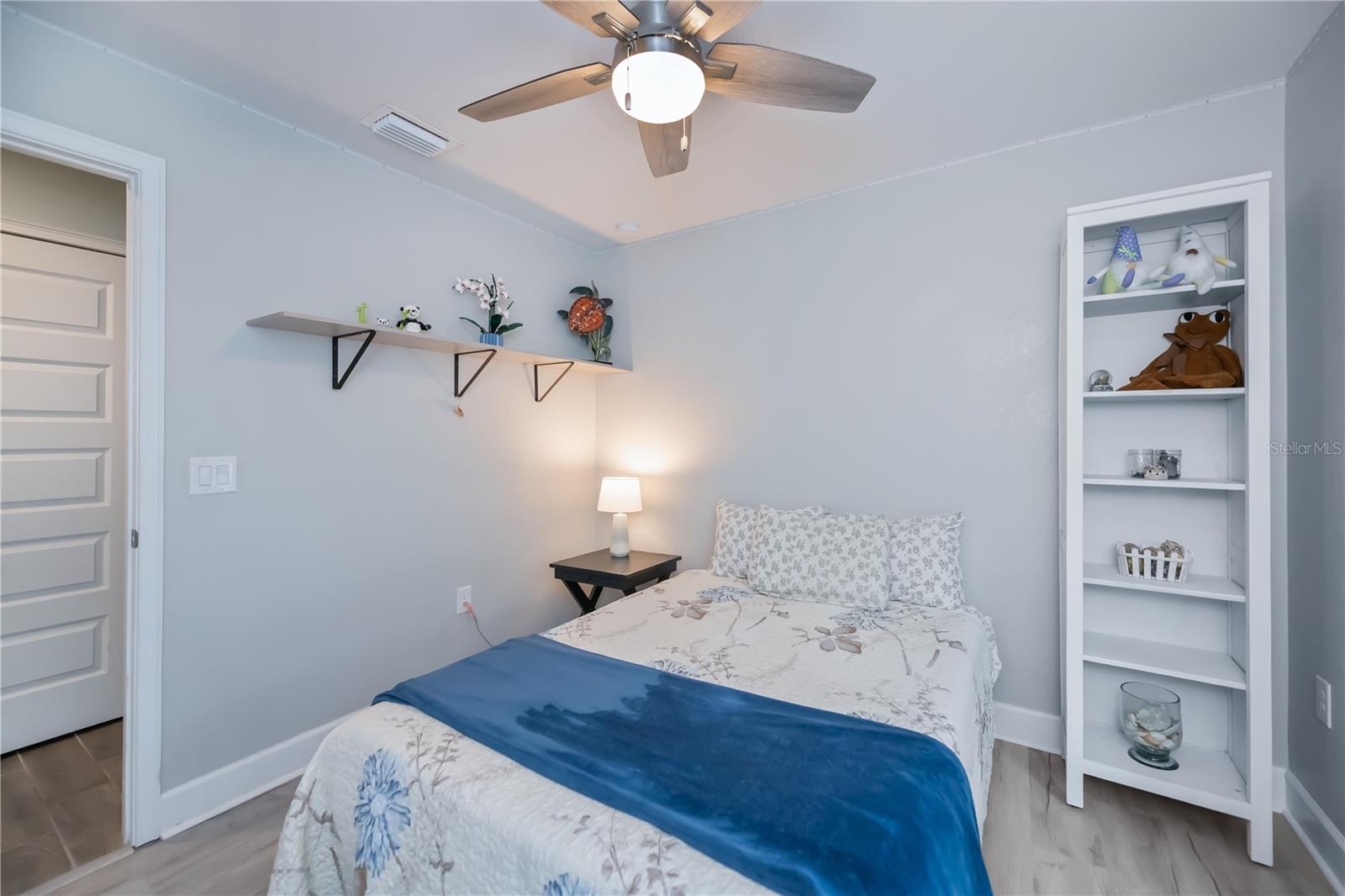 SOUTH VENICE - Residential