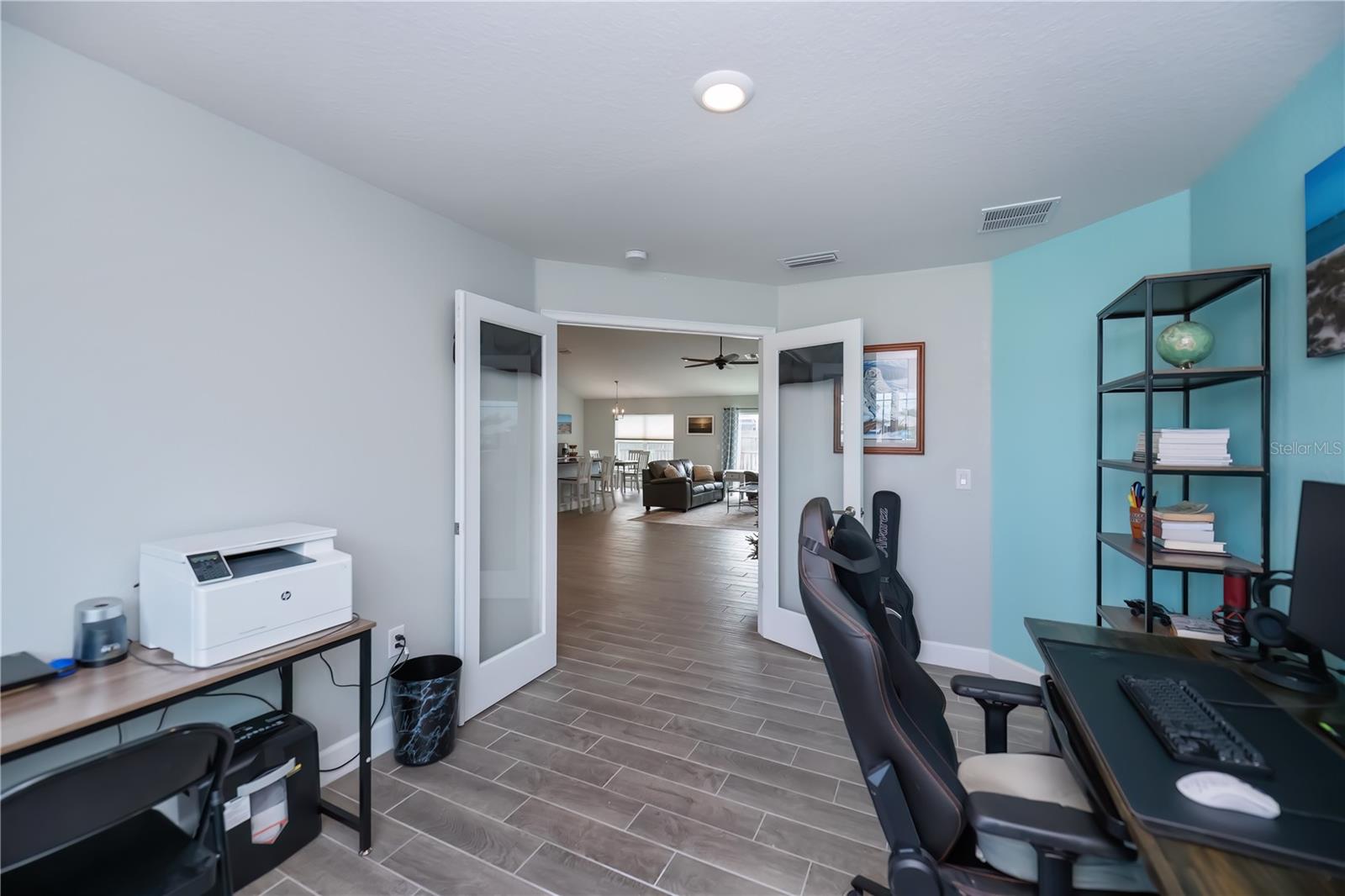 SOUTH VENICE - Residential