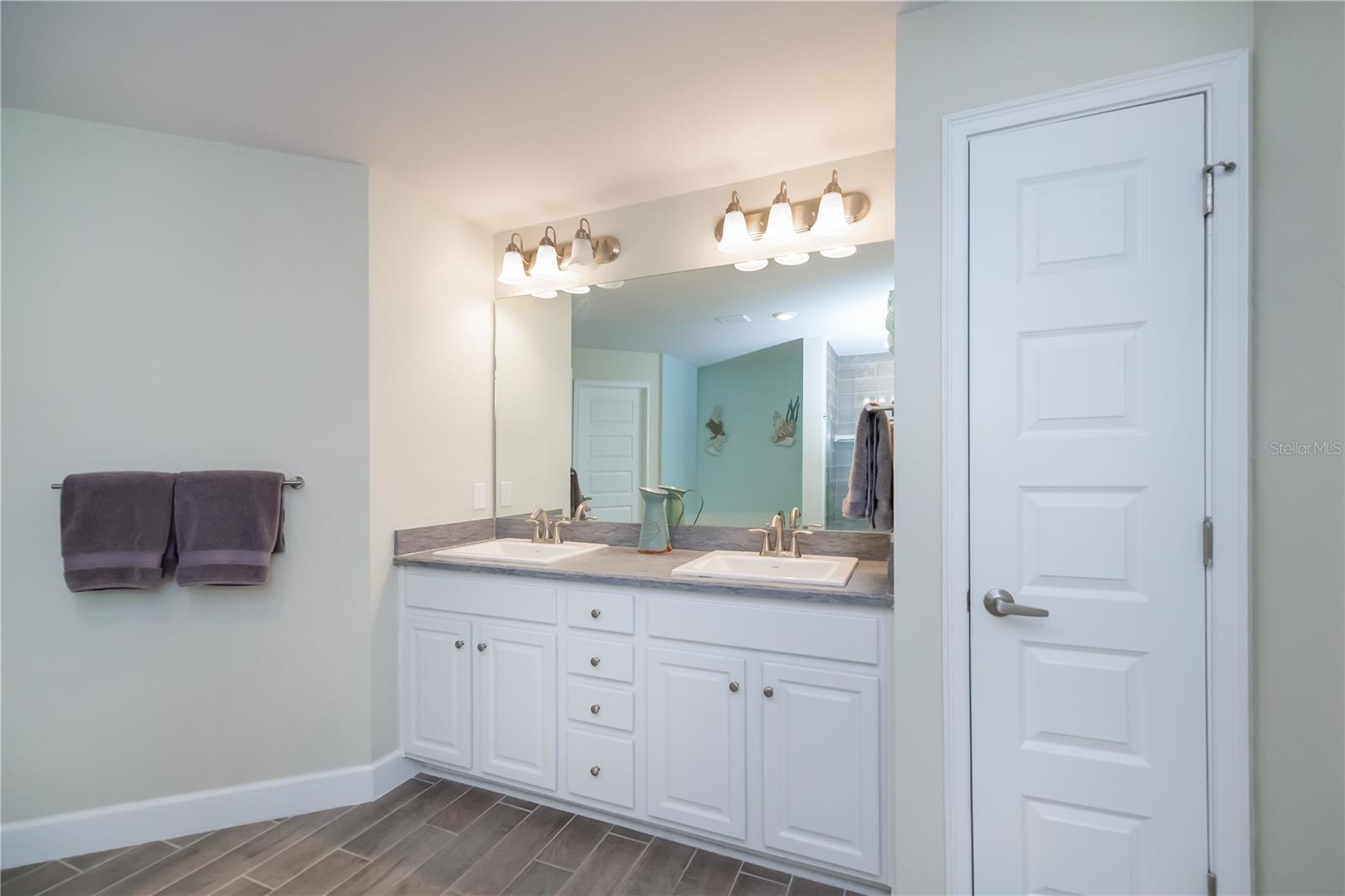 SOUTH VENICE - Residential