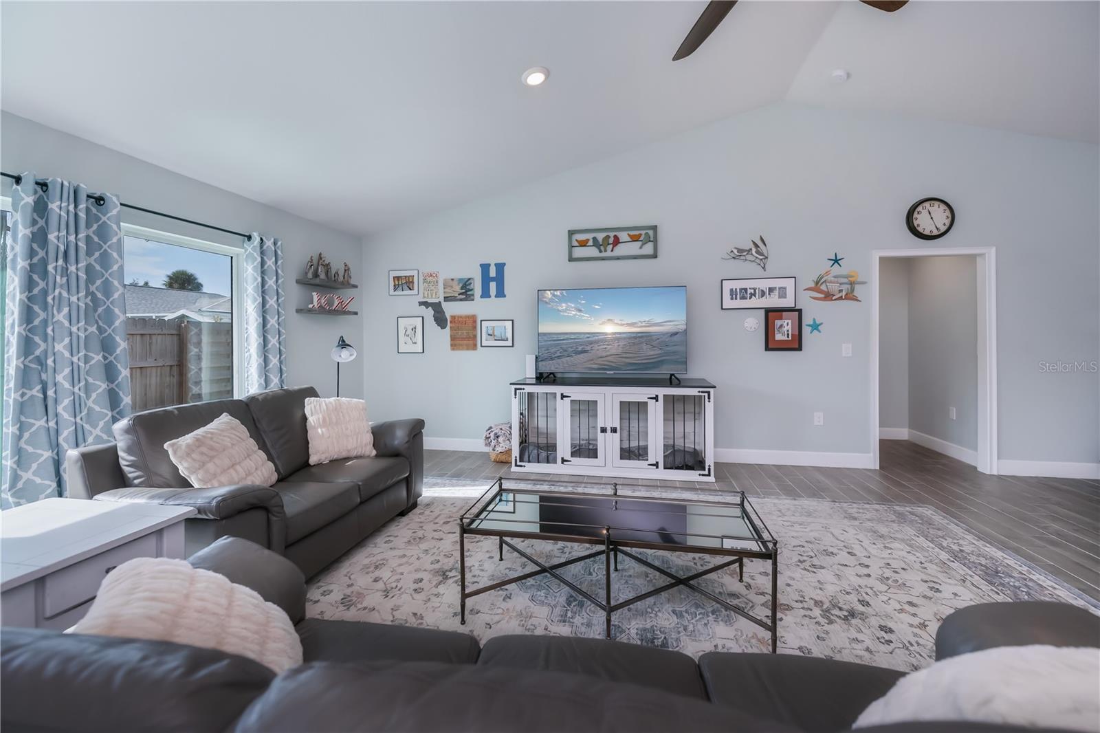 SOUTH VENICE - Residential