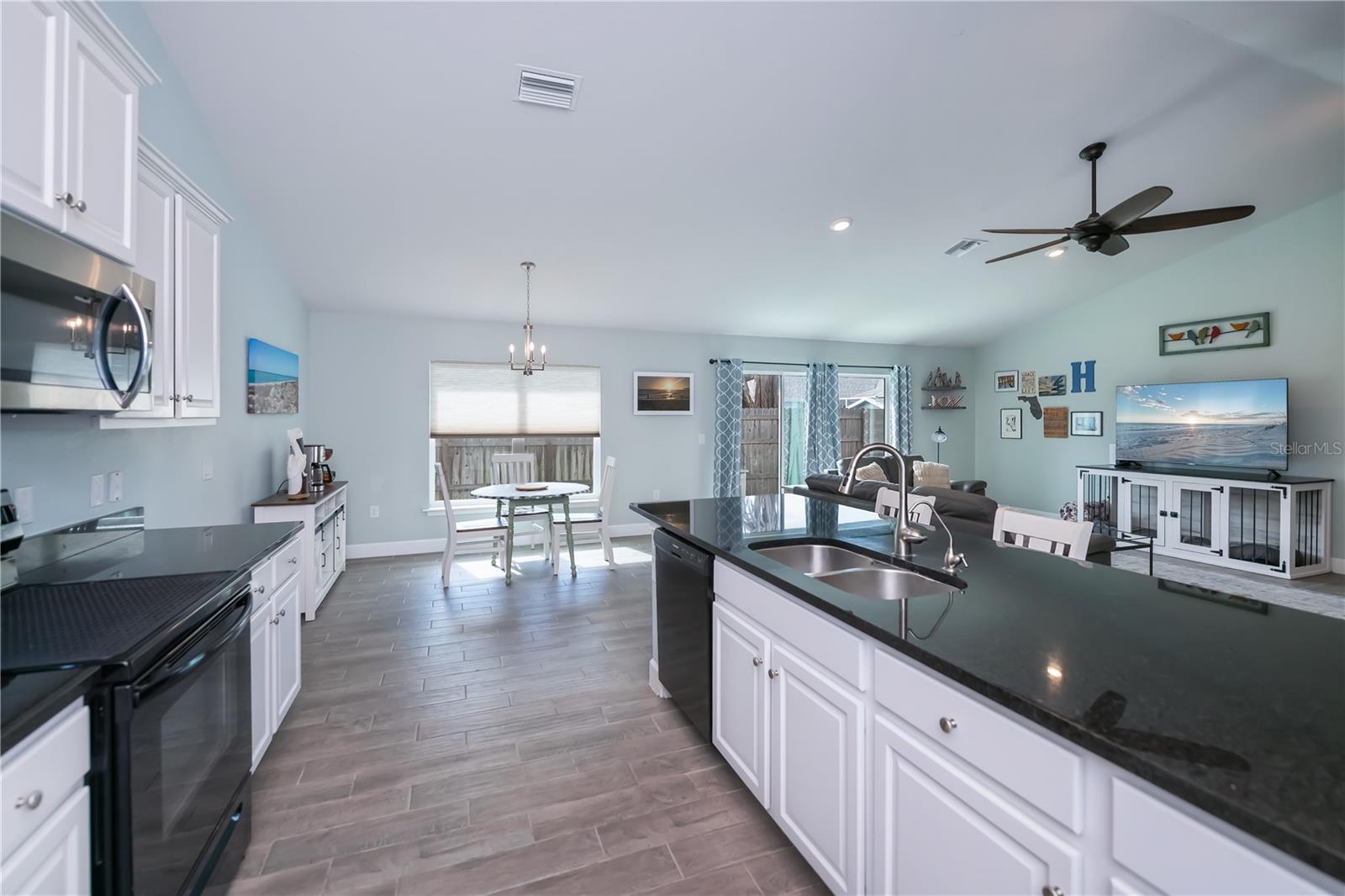 SOUTH VENICE - Residential