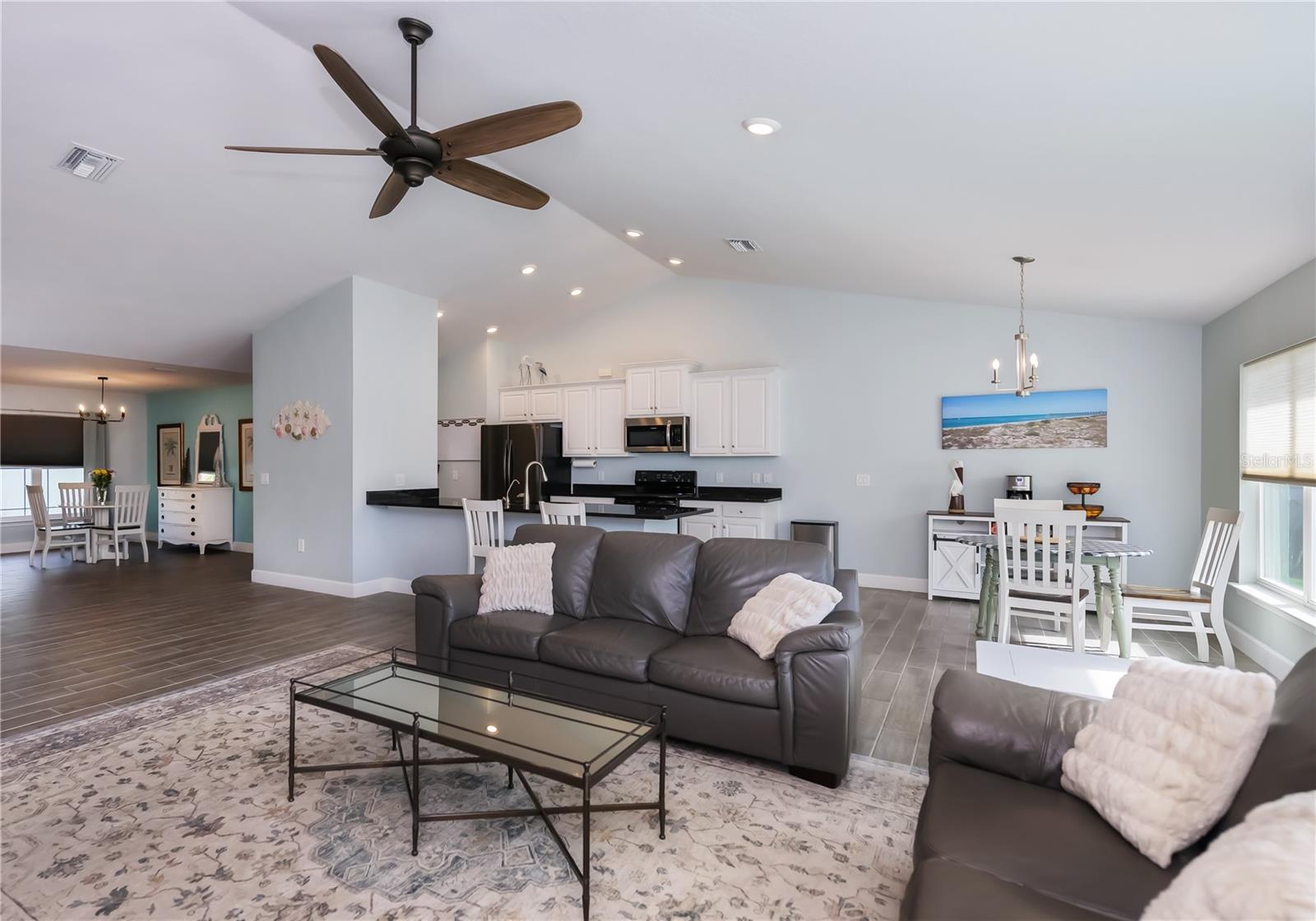 SOUTH VENICE - Residential