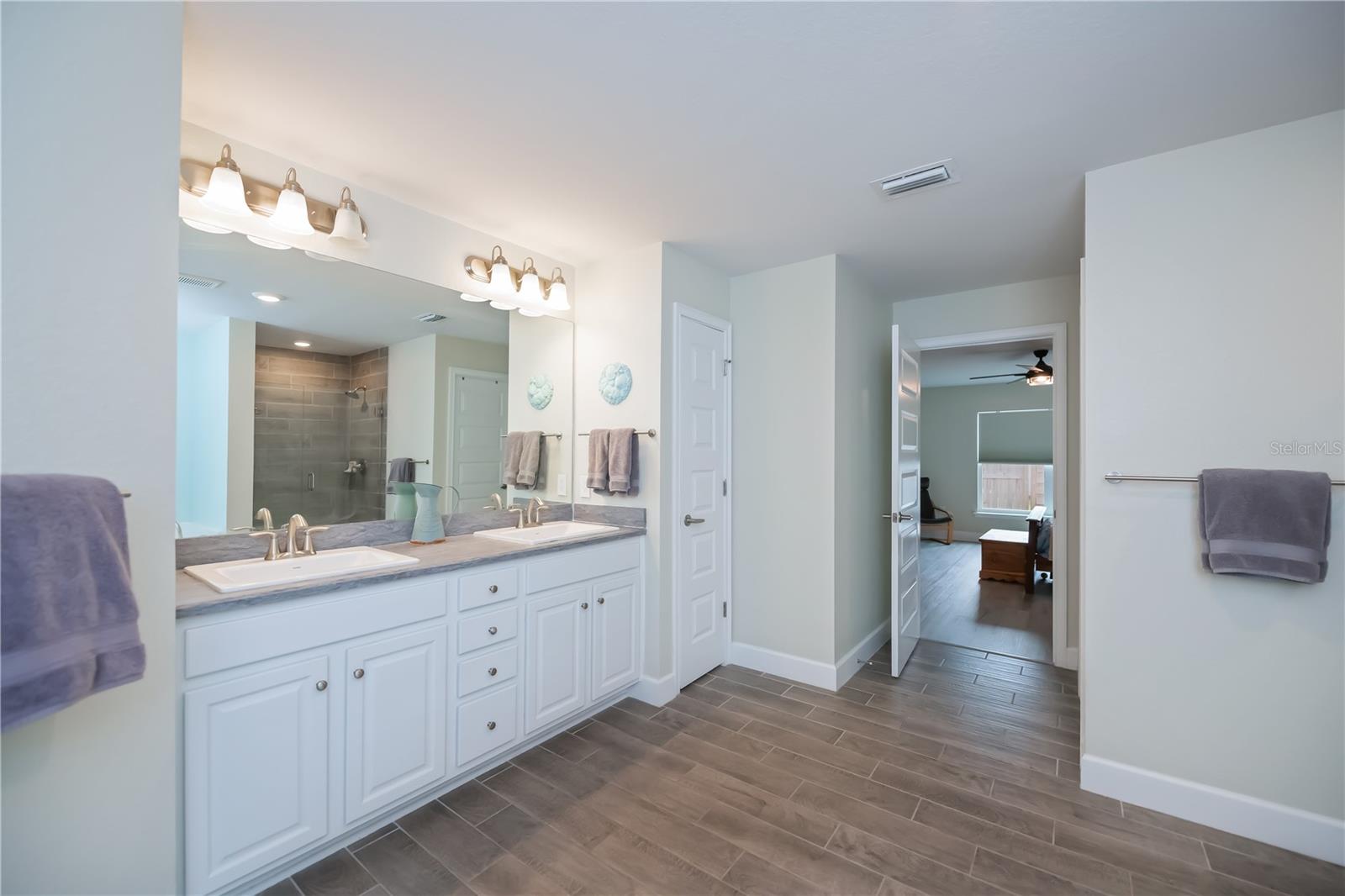 SOUTH VENICE - Residential