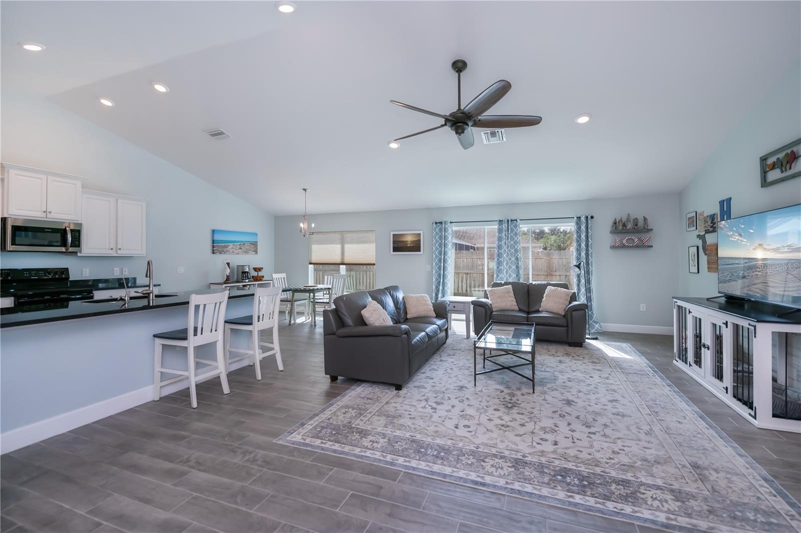 SOUTH VENICE - Residential