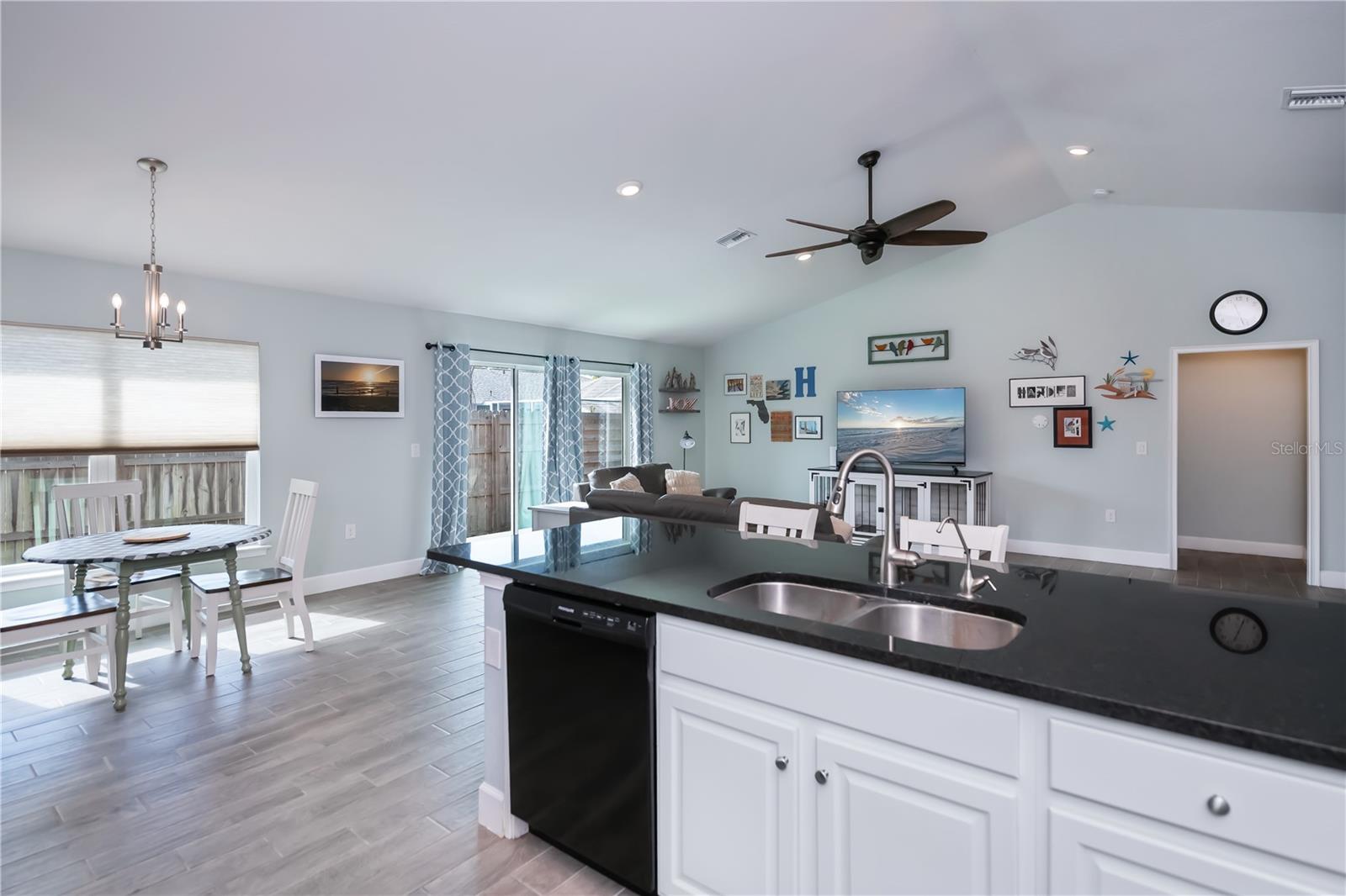 SOUTH VENICE - Residential