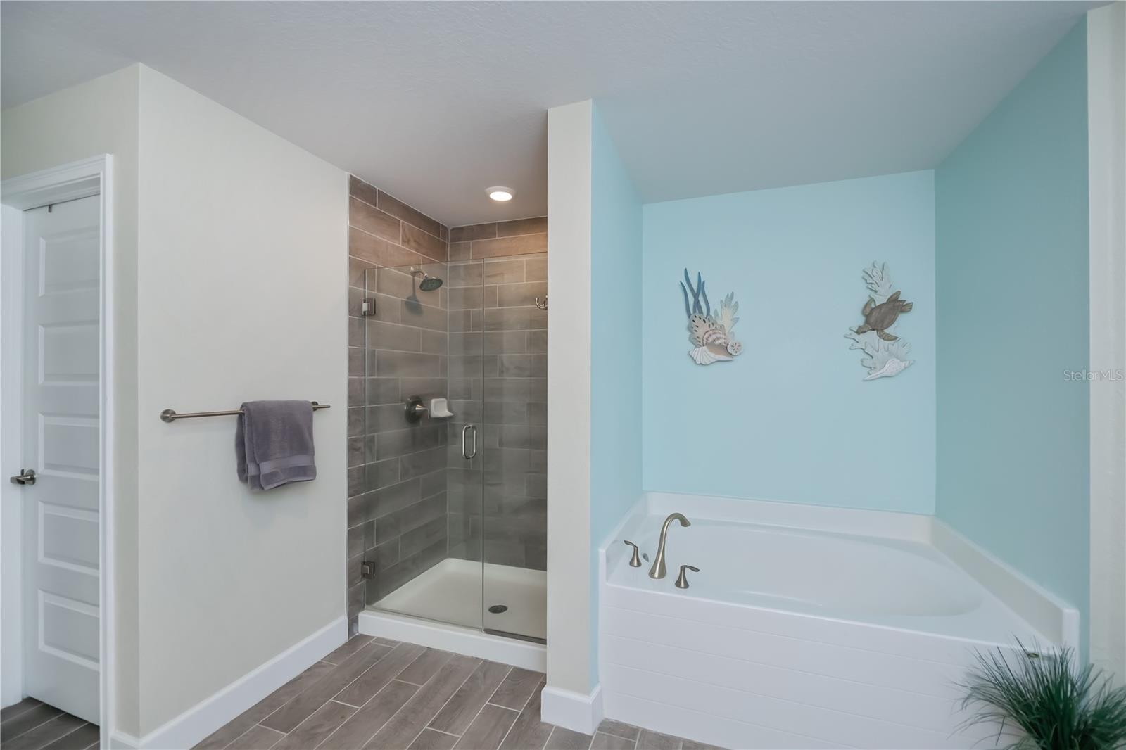 SOUTH VENICE - Residential