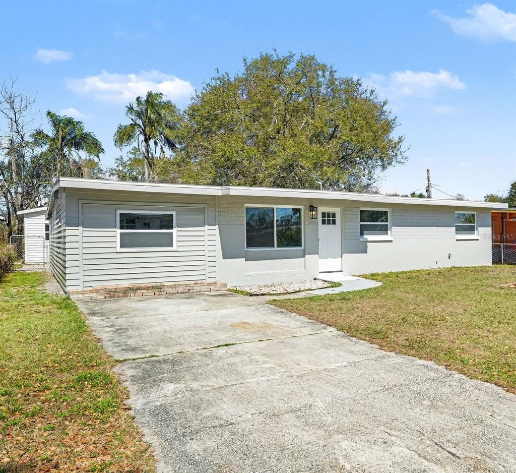 Photo of 2162 Barcelona Drive, Clearwater, FL 33764 (MLS # TB8457800)