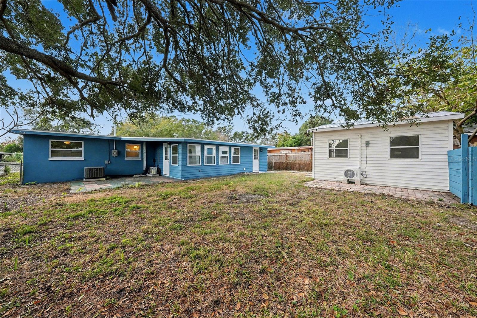 SUNSET GARDENS - Residential