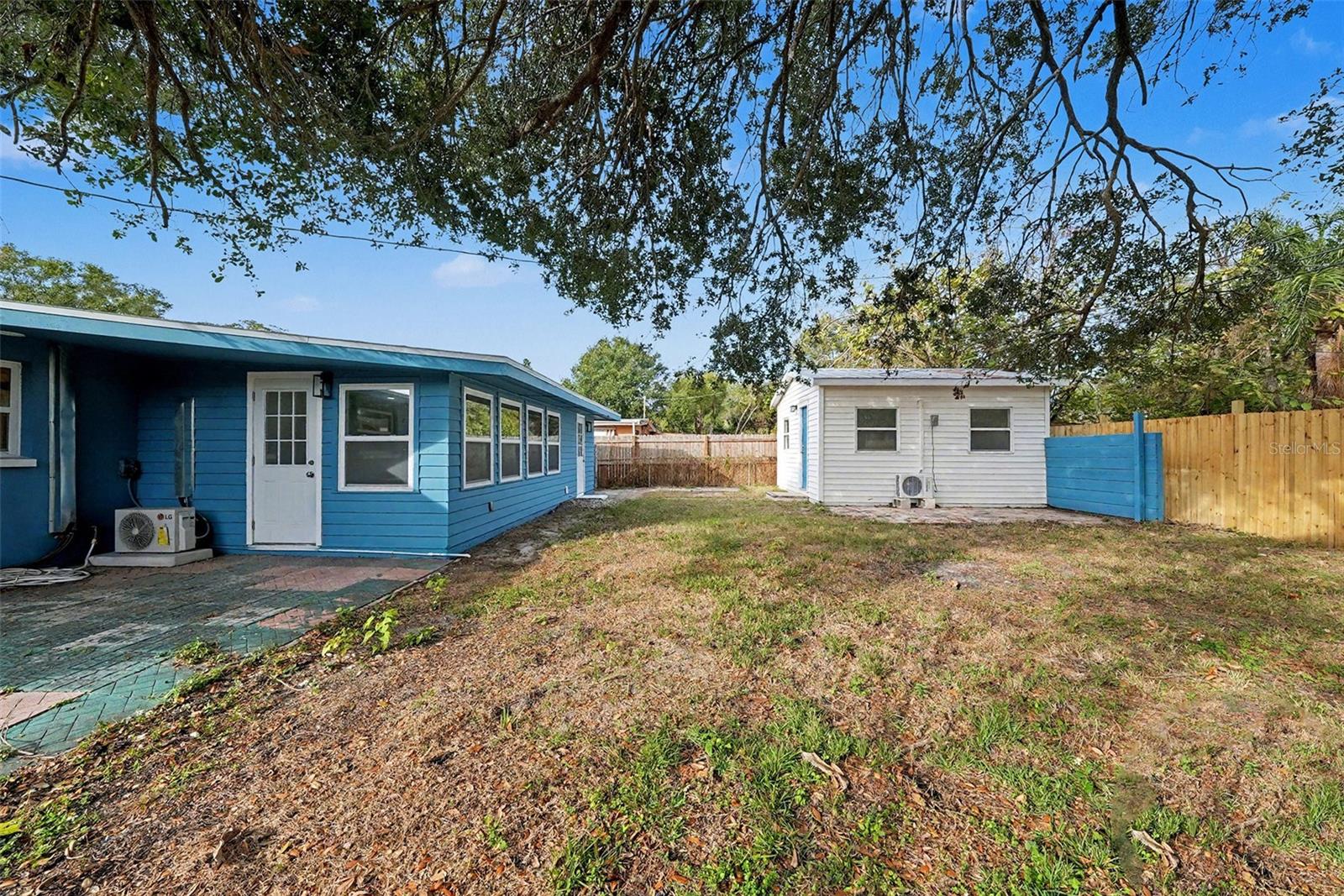 SUNSET GARDENS - Residential