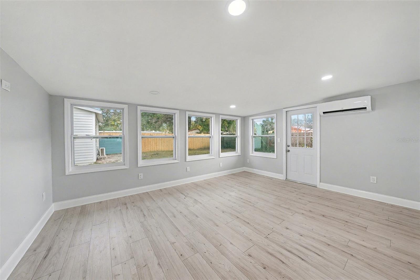 SUNSET GARDENS - Residential