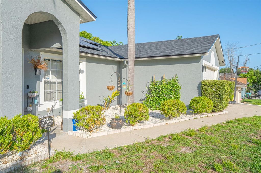 Photo of 562 Geraldine Drive, Deltona, FL 32725 (MLS # O6398260)